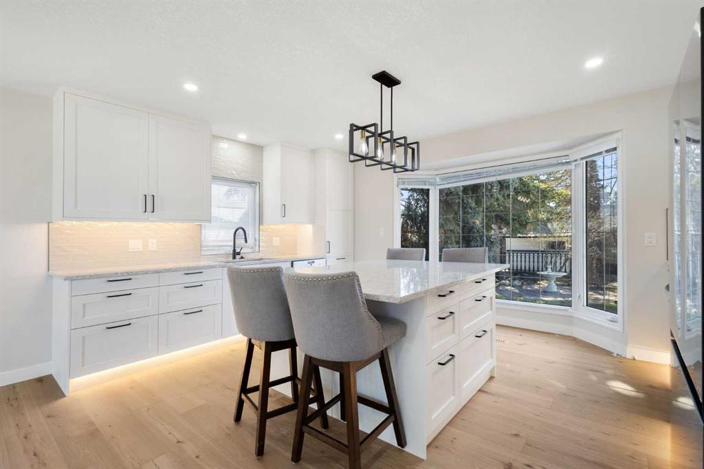 Additional image 5 of 811 Seattle Drive SW, Calgary, AB, T2W 0M9