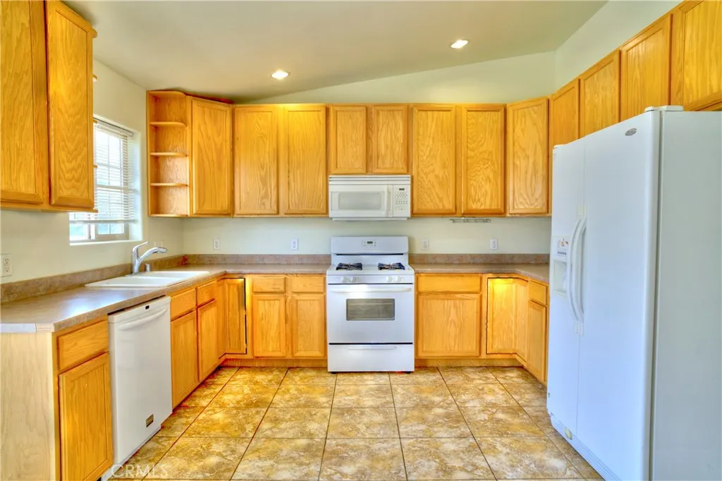 Additional image 9 of 6627 Smoketree Ave, 29 Palms, CA 92277