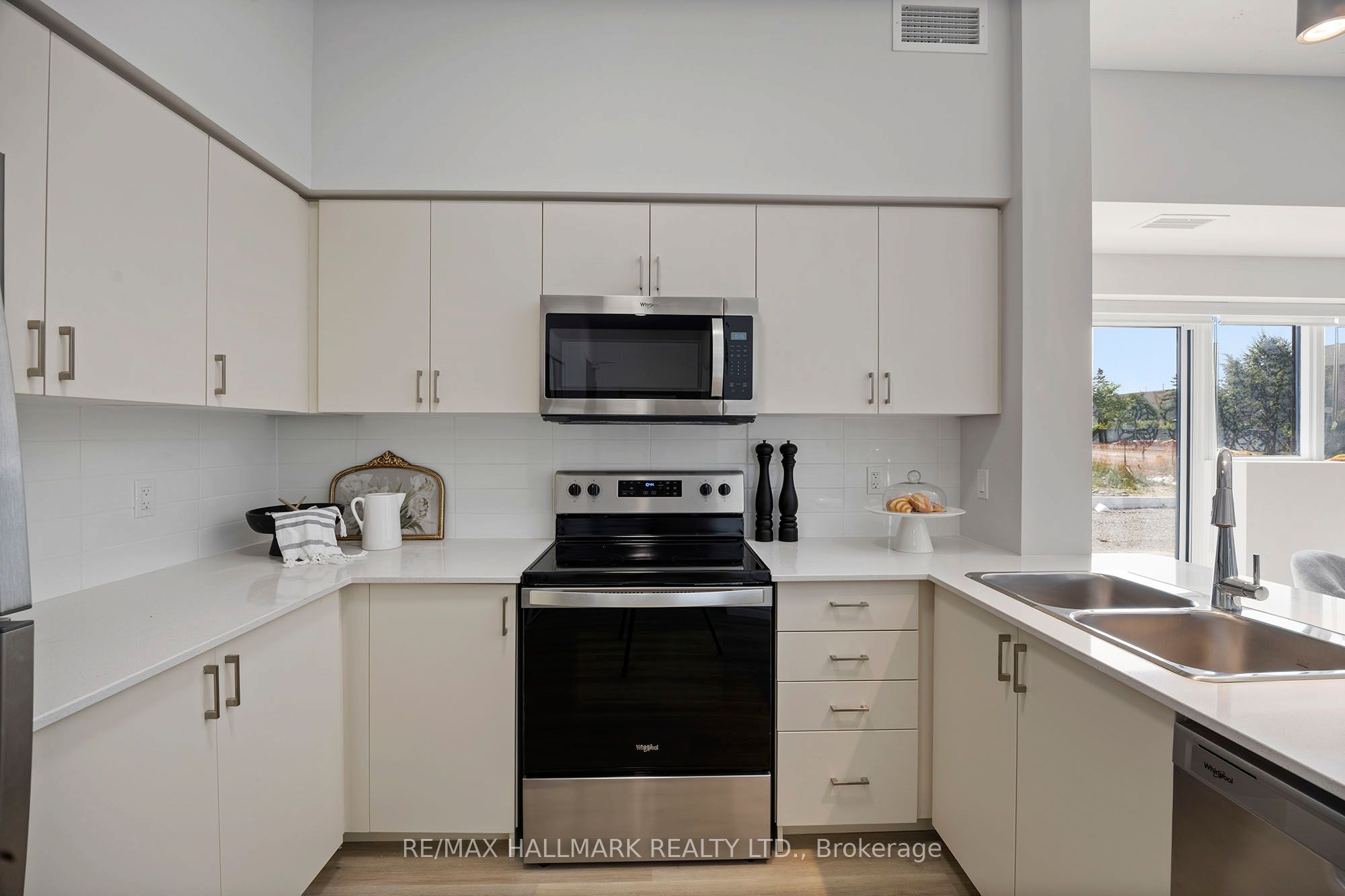 Additional image 6 of 213-70 Dean Avenue, Barrie, ON, L4N 0C2