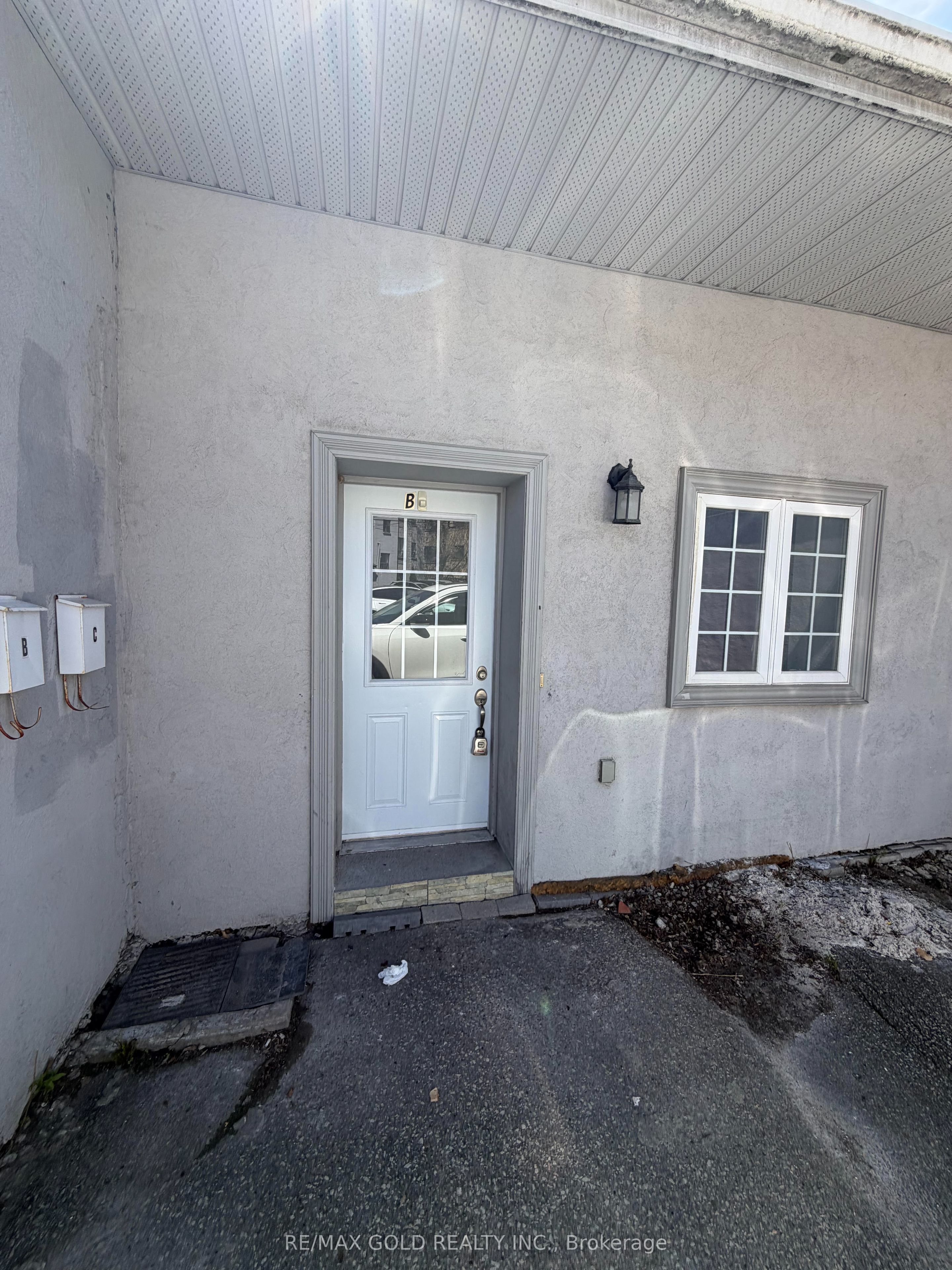 B-150 Kenwood Avenue, Toronto, ON, M6C 2S3