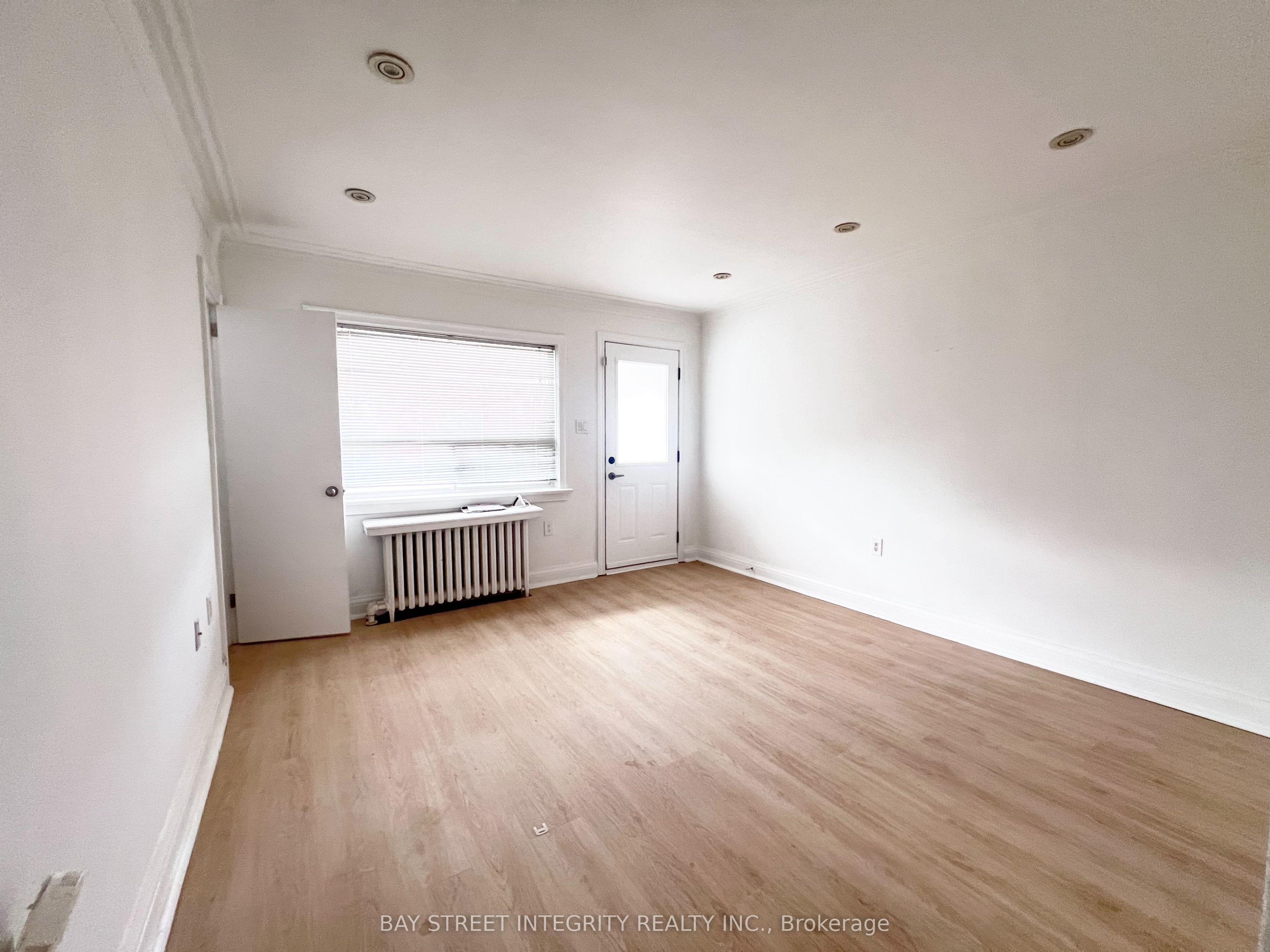 Additional image 3 of 970 Briar Hill Avenue, Toronto, ON, M6B 1M3
