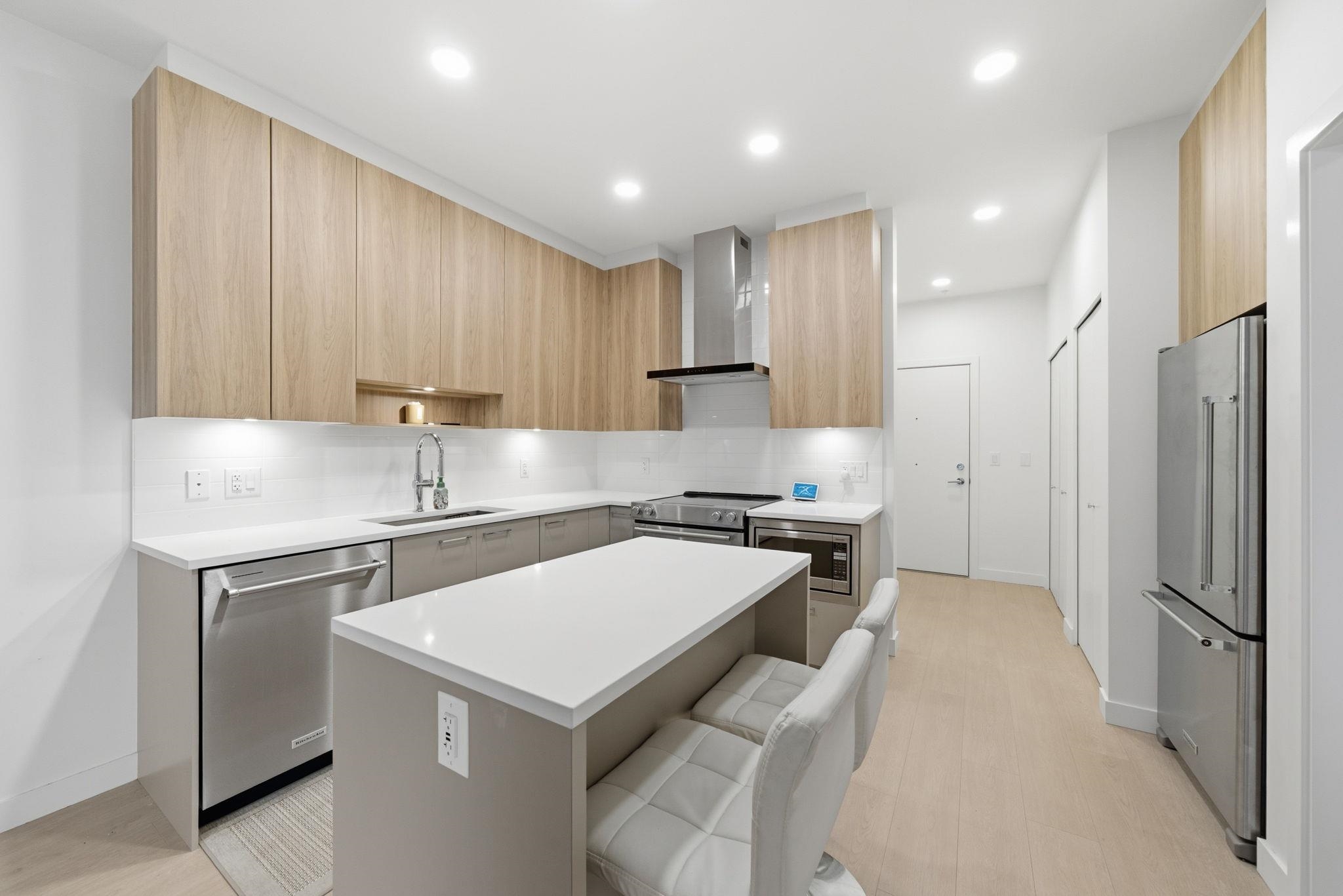 Additional image 3 of 418-7588 16th Street, Burnaby, BC, V3N 0H8