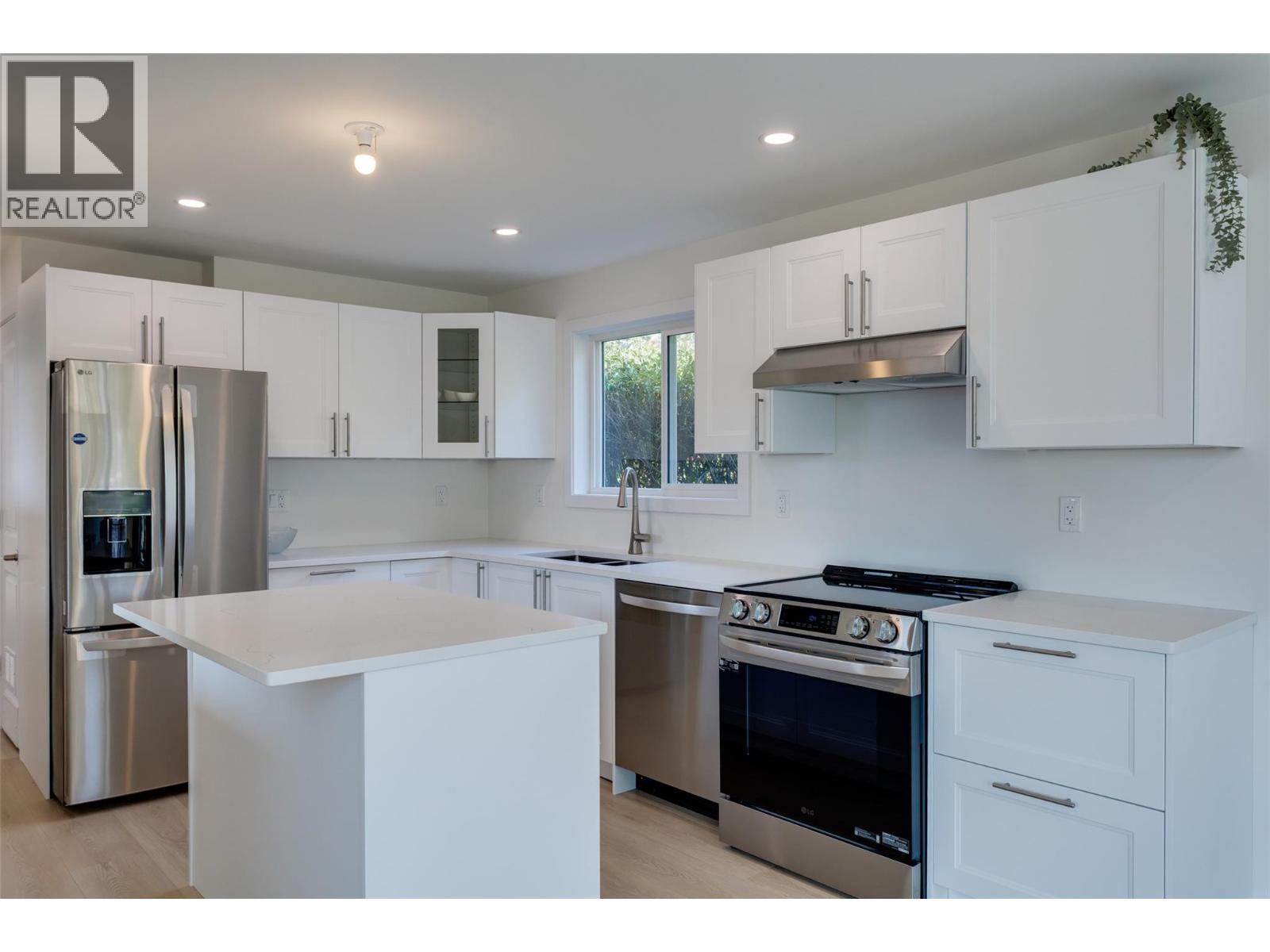 5-6711 Hwy 97 South Highway, Peachland, BC, V0H1X9