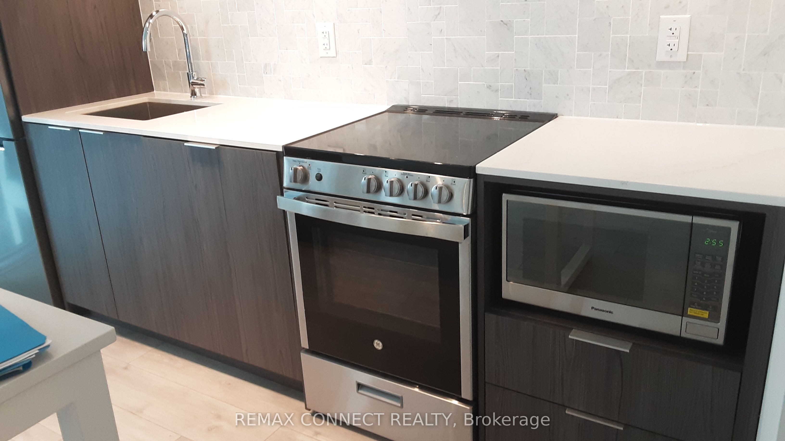 Additional image 4 of 1107-65 Annie Craig Drive, Toronto, ON, M8V 0G8