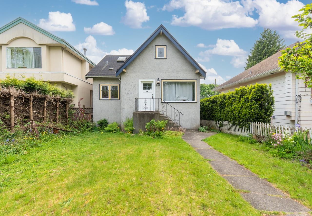 Additional image 2 of 922 Park Drive, Vancouver, BC, V6P 2J4
