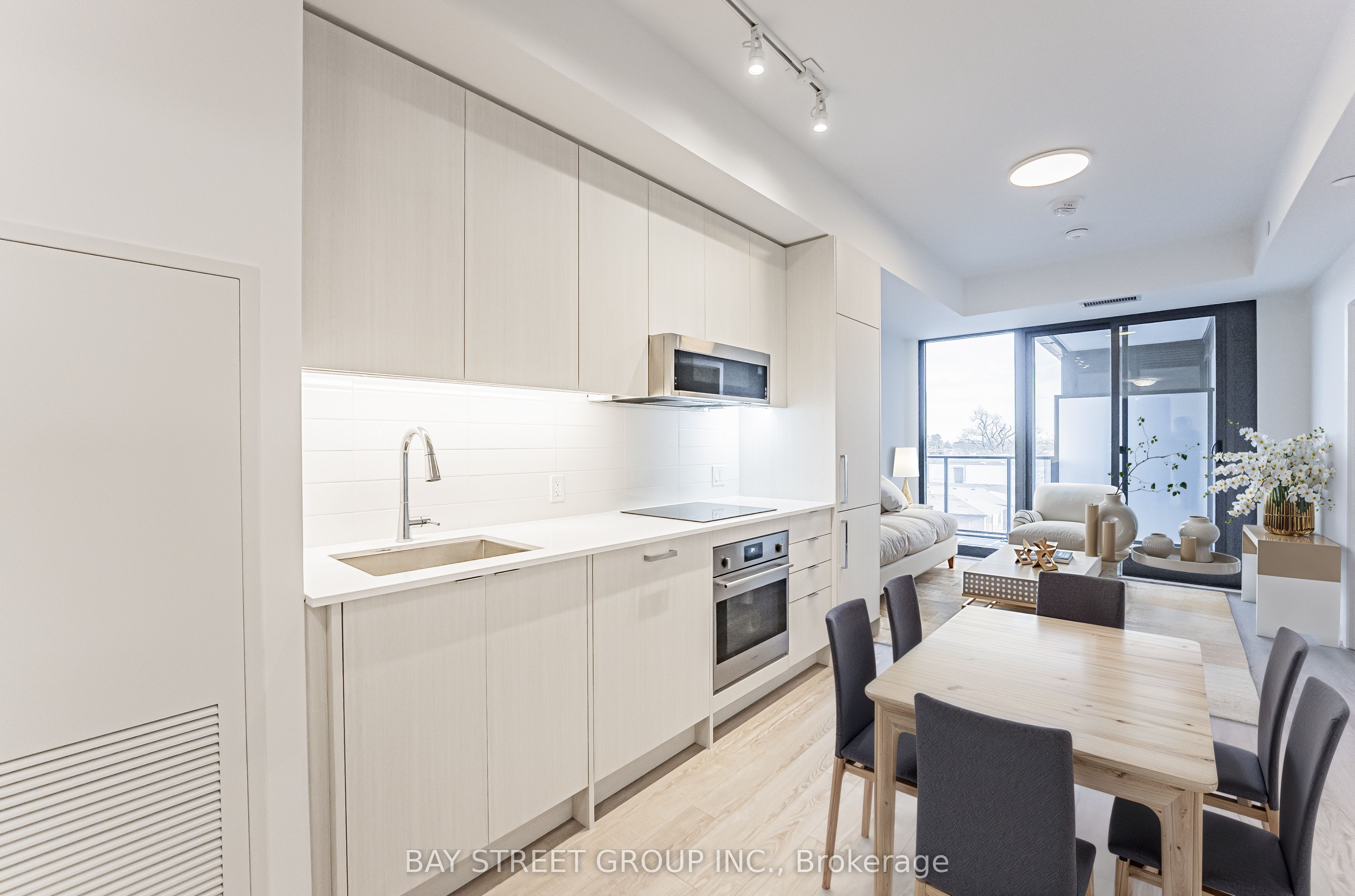Additional image 2 of 526-250 Lawrence Avenue W, Toronto, ON, M5M 1B2