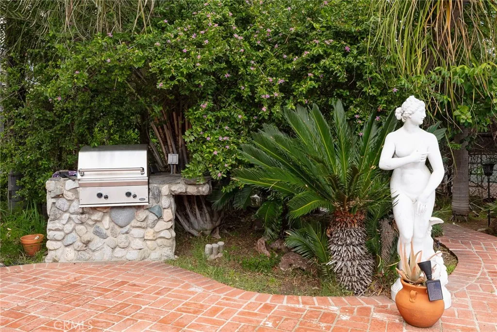 Additional image 105 of 22723 Erwin St, Woodland Hills, CA 91367