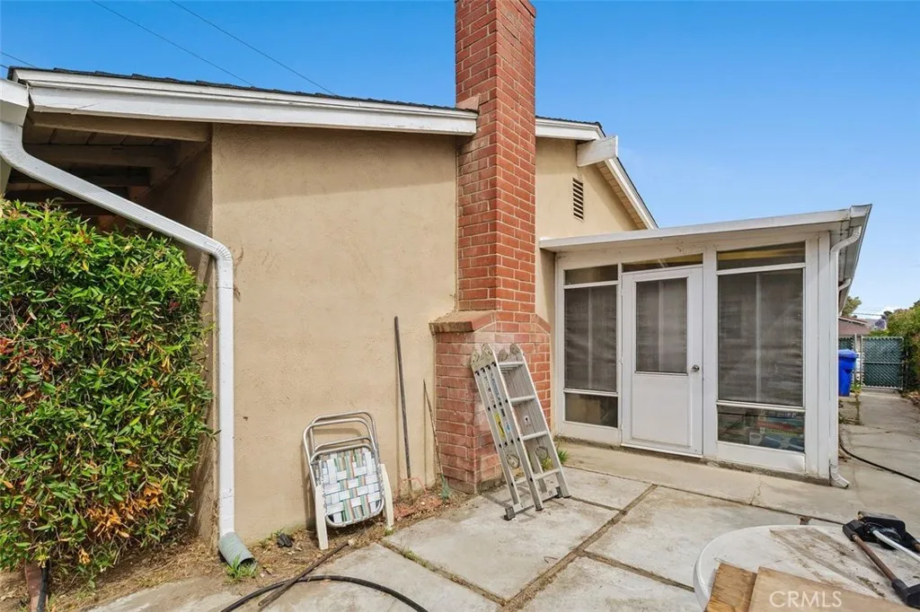 6726 Avenue De Palma, Jurupa Valley, CA 92509