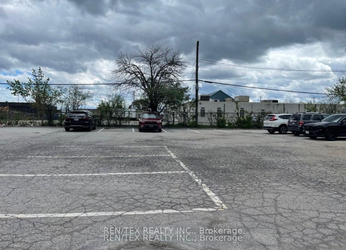 Additional image 6 of 131 Cartwright Avenue, Toronto, ON, M6A 1V4