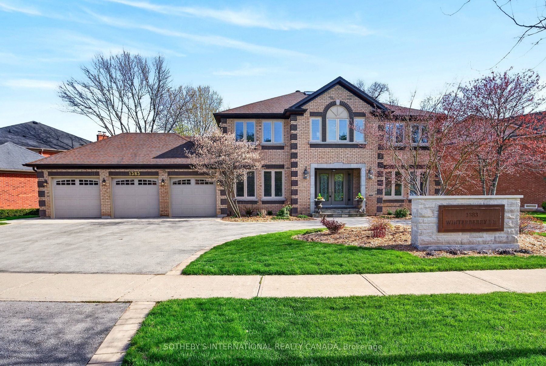 Additional image 3 of 1383 Winterberry Drive, Burlington, ON, L7P 4T6