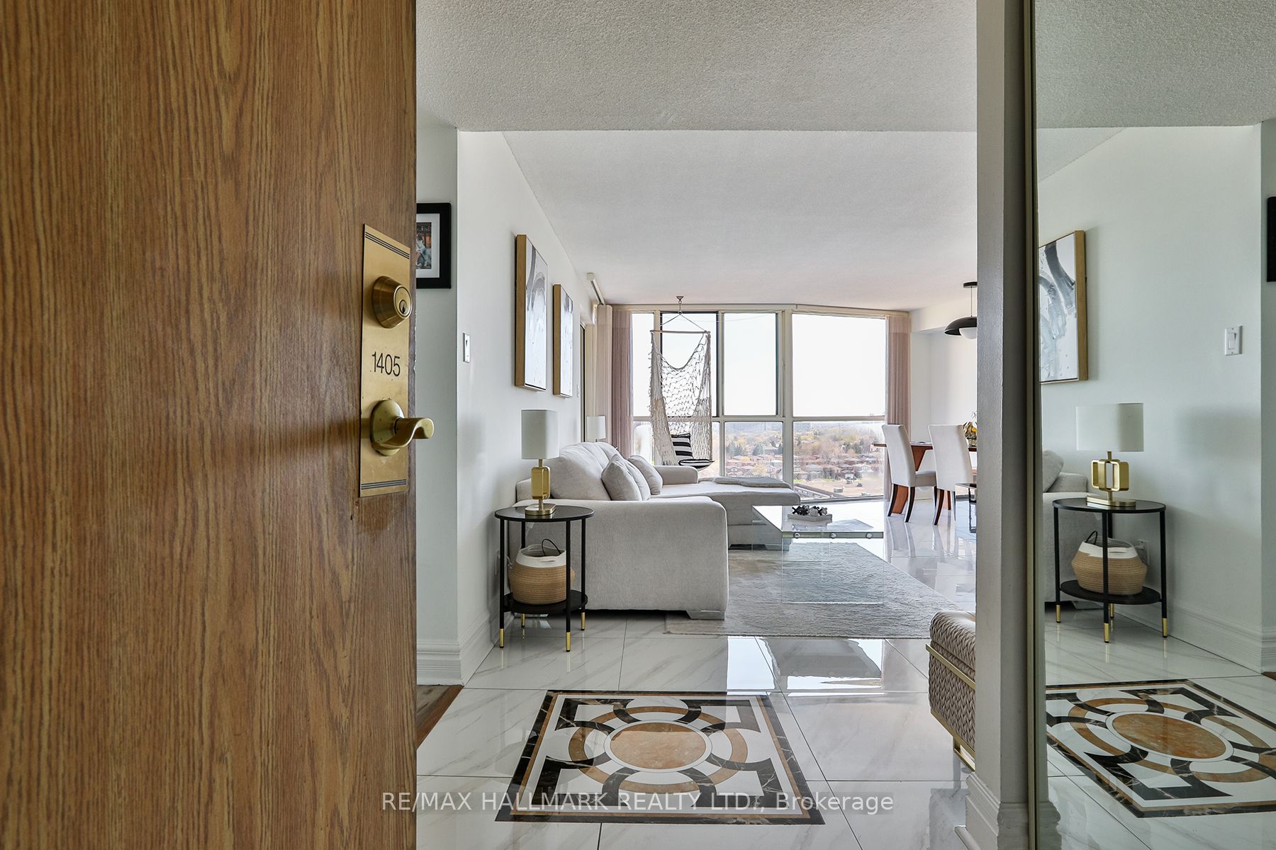 1405-1360 Rathburn Road E, Mississauga, ON, L4W 4H4