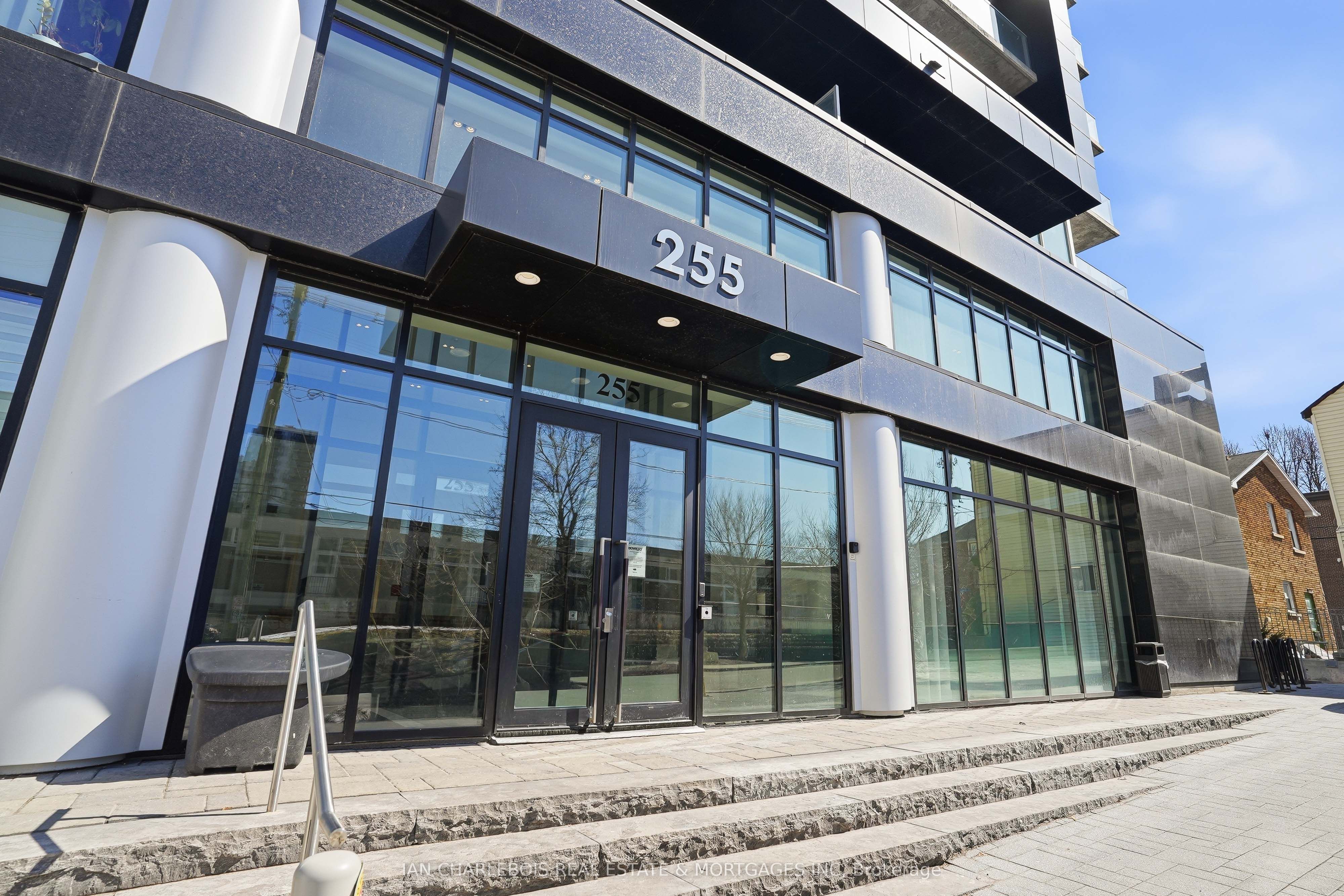 Additional image 2 of 1701-255 Bay Street, Ottawa, ON, K1R 0C5