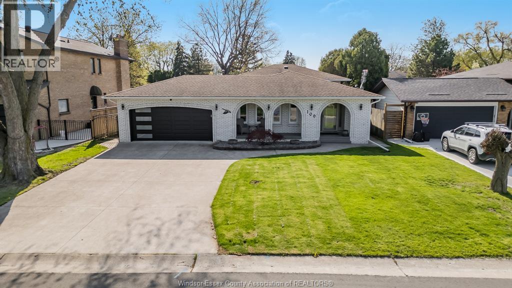 109 Centennial , Tecumseh, ON, N8N2N7