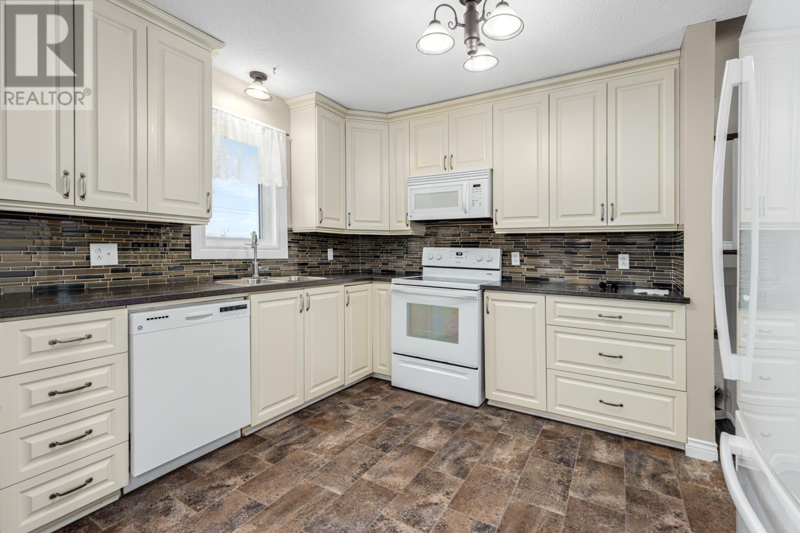 Additional image 6 of 19 Mansfield Crescent, St. John's, NL, A1E5E7