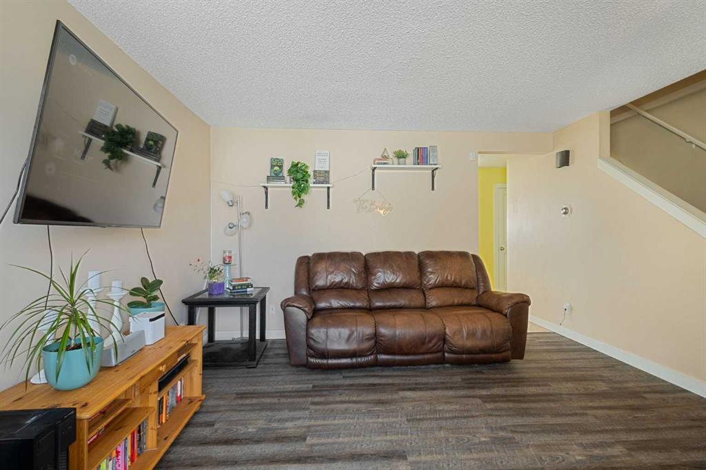 Additional image 6 of 104 Deer Ridge Lane SE, Calgary, AB, T2J6N4