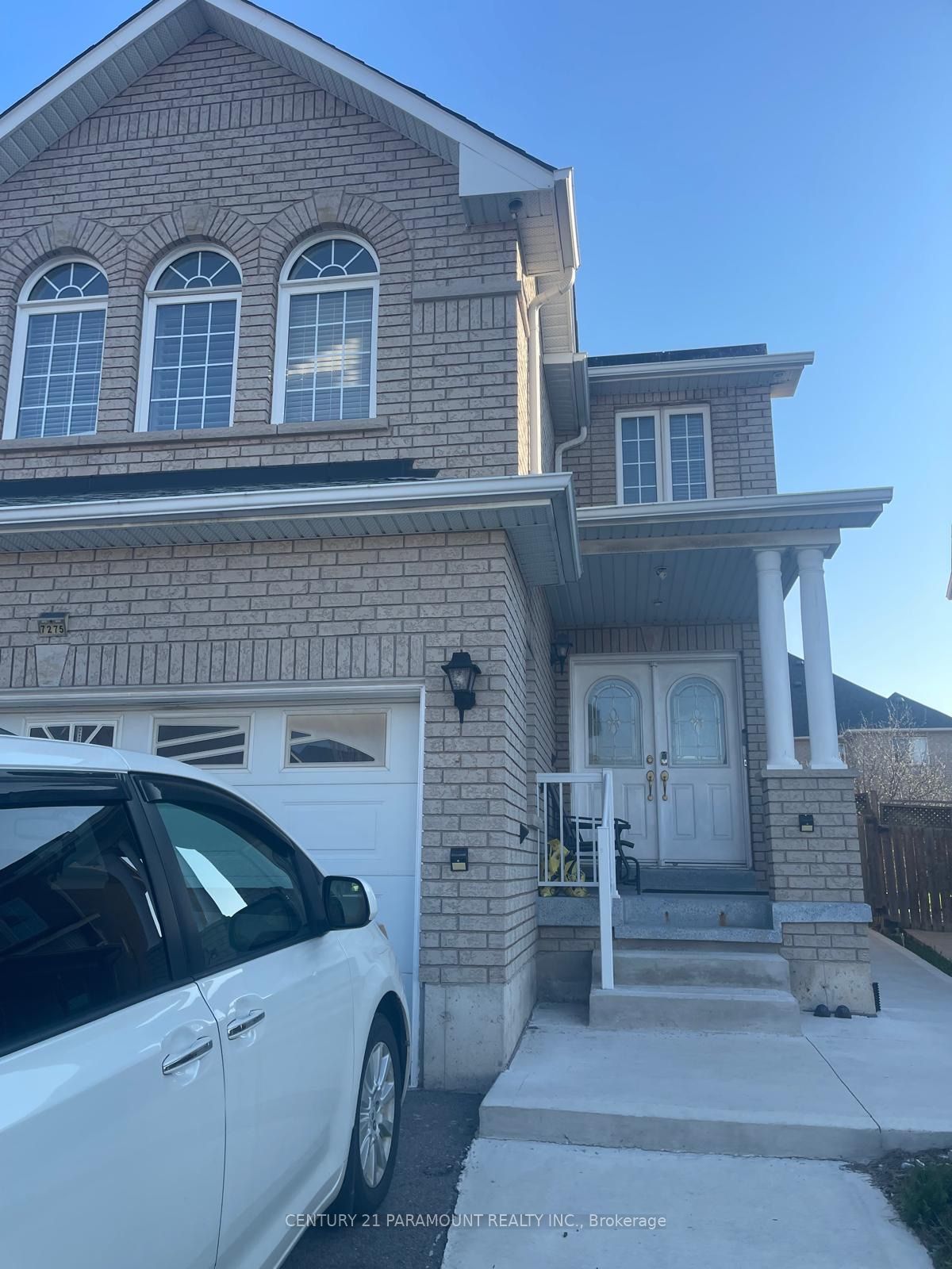 7275 Village Walk, Mississauga, ON, L5W 1V7