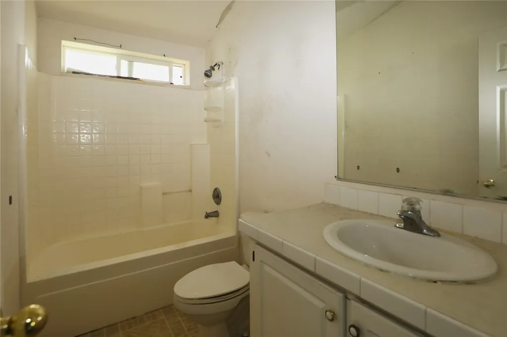 Additional image 9 of 13911 Hickory Cir, Clearlake Oaks, CA 95423