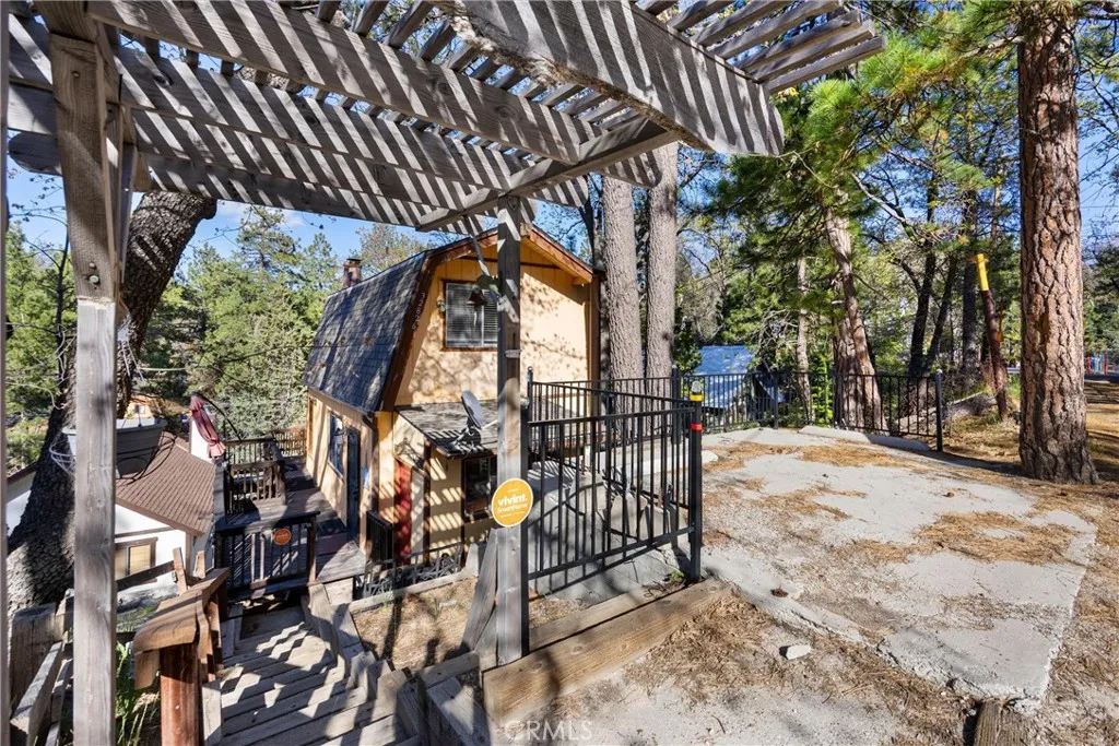 Additional image 3 of 32826 Truman Ln, Running Springs, CA 92382