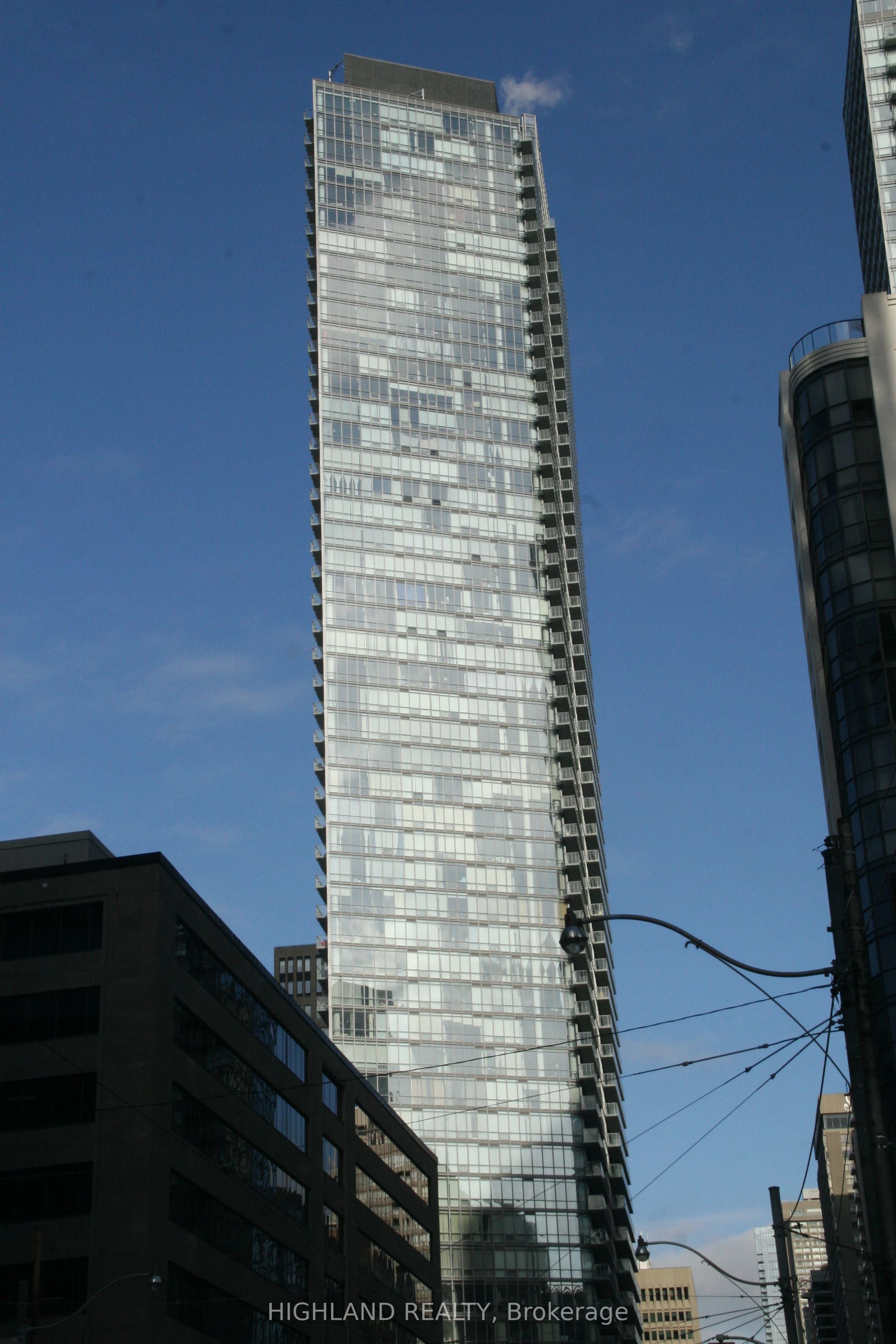 2510-832 Bay Street, Toronto, ON, M5S 1Z6