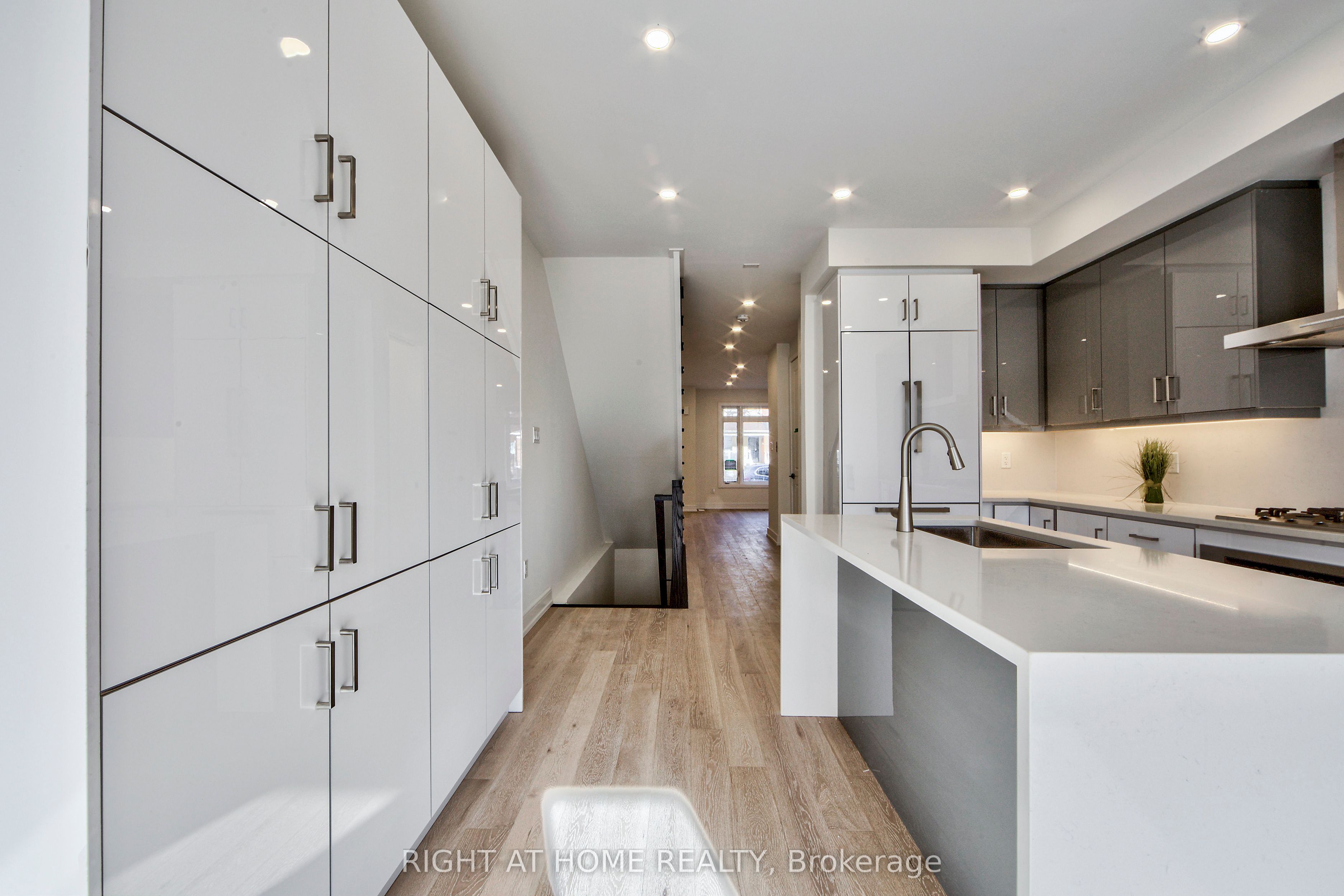 Additional image 6 of 198 Mcroberts Avenue, Toronto, ON, M6E 4P5
