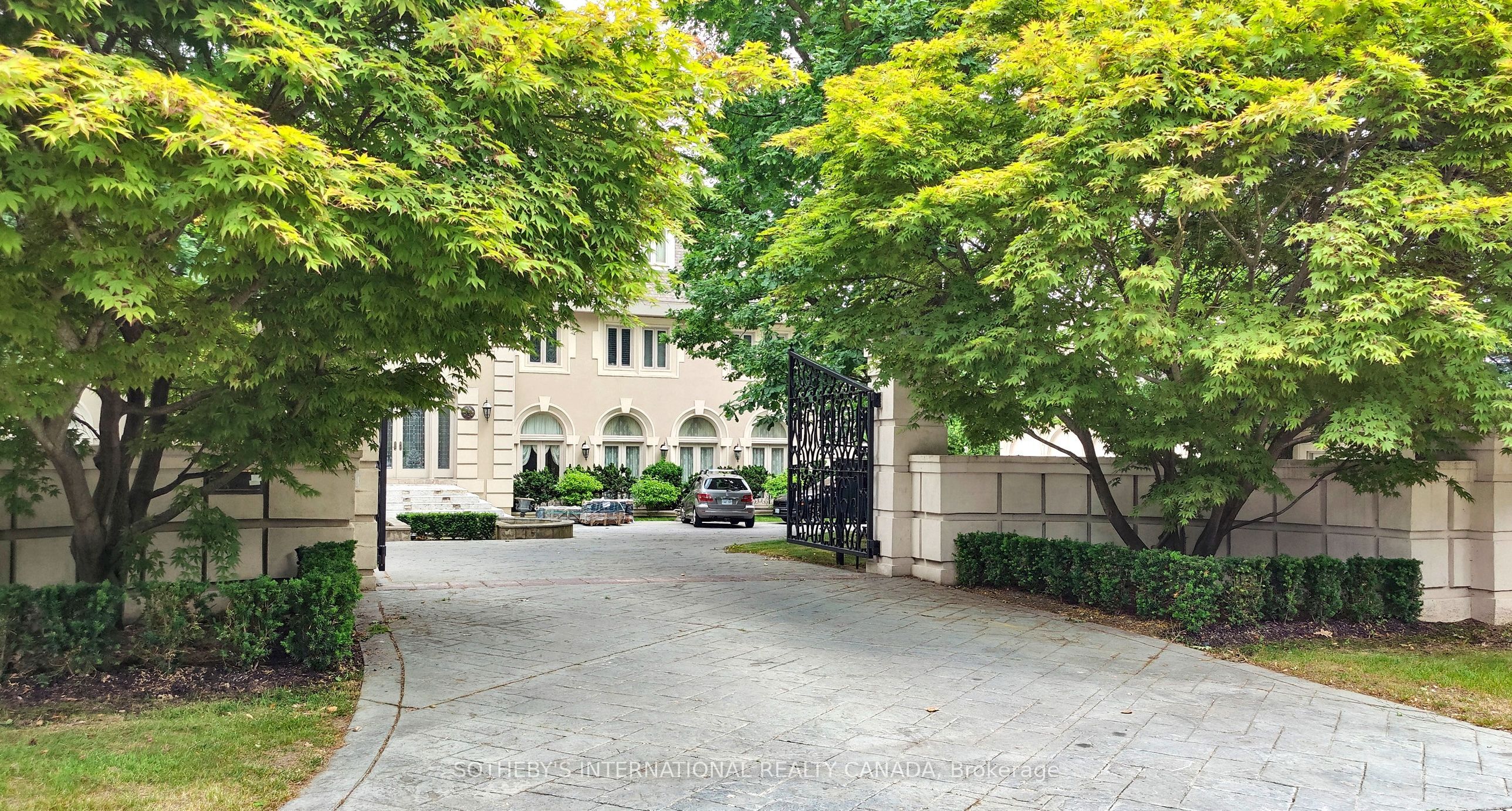 52 Post Road, Toronto, ON, M3B 1H8