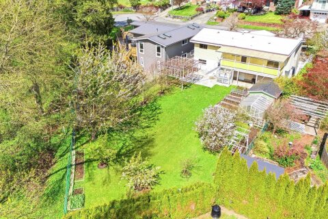 Additional image 8 of 5180 Springdale Court, Burnaby, BC, V5B 4P4