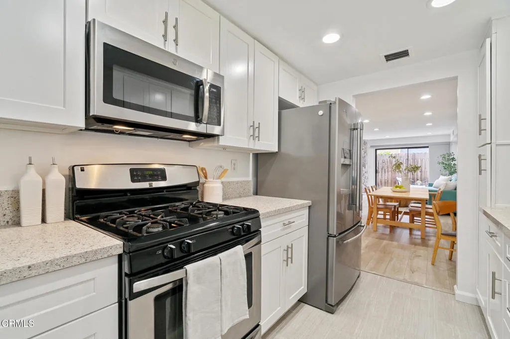 Additional image 11 of 544 E Magnolia Blvd Unit D, Burbank, CA 91501