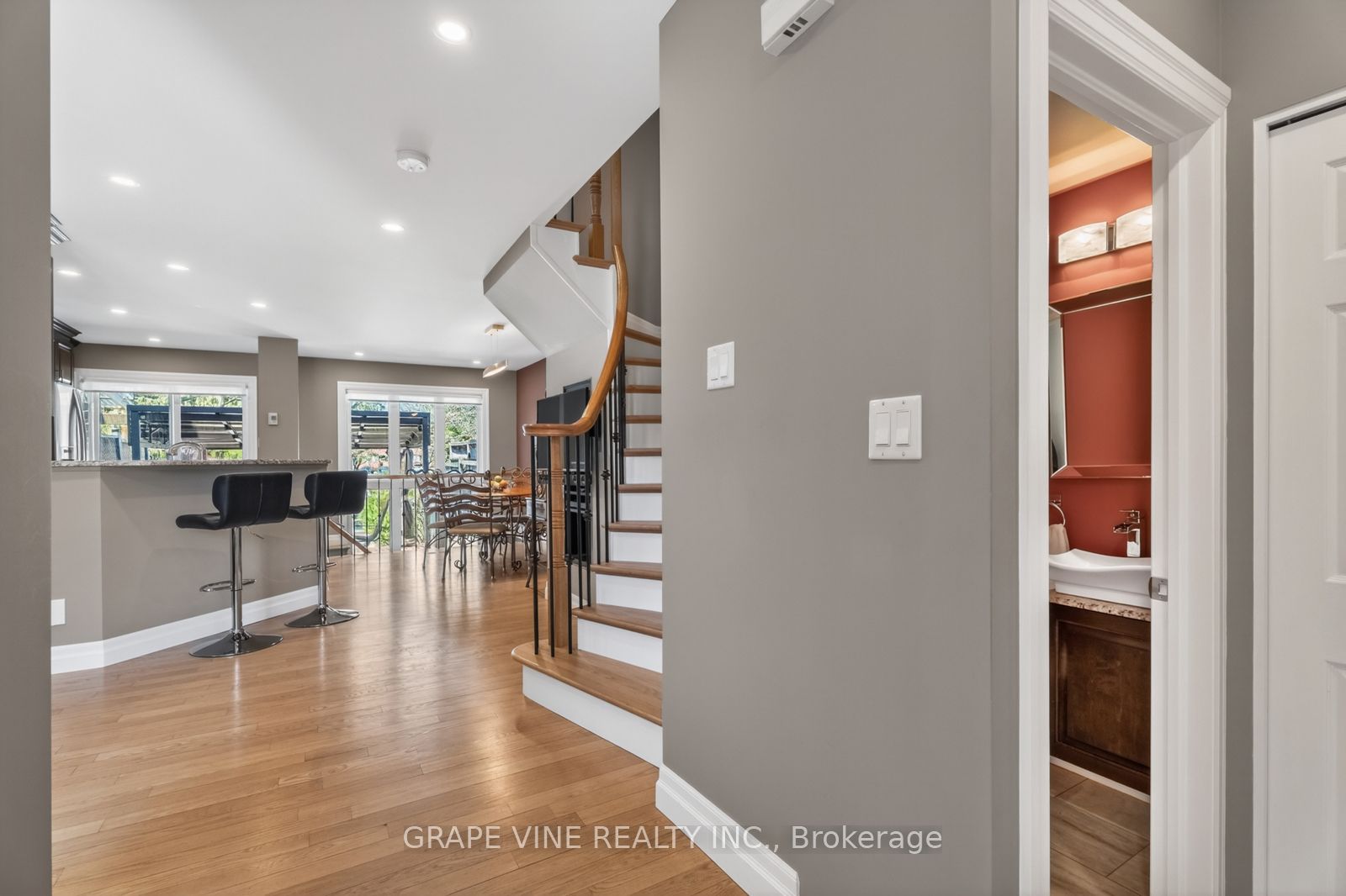 Additional image 5 of 142 College Circle, Ottawa, ON, K1K 4S1