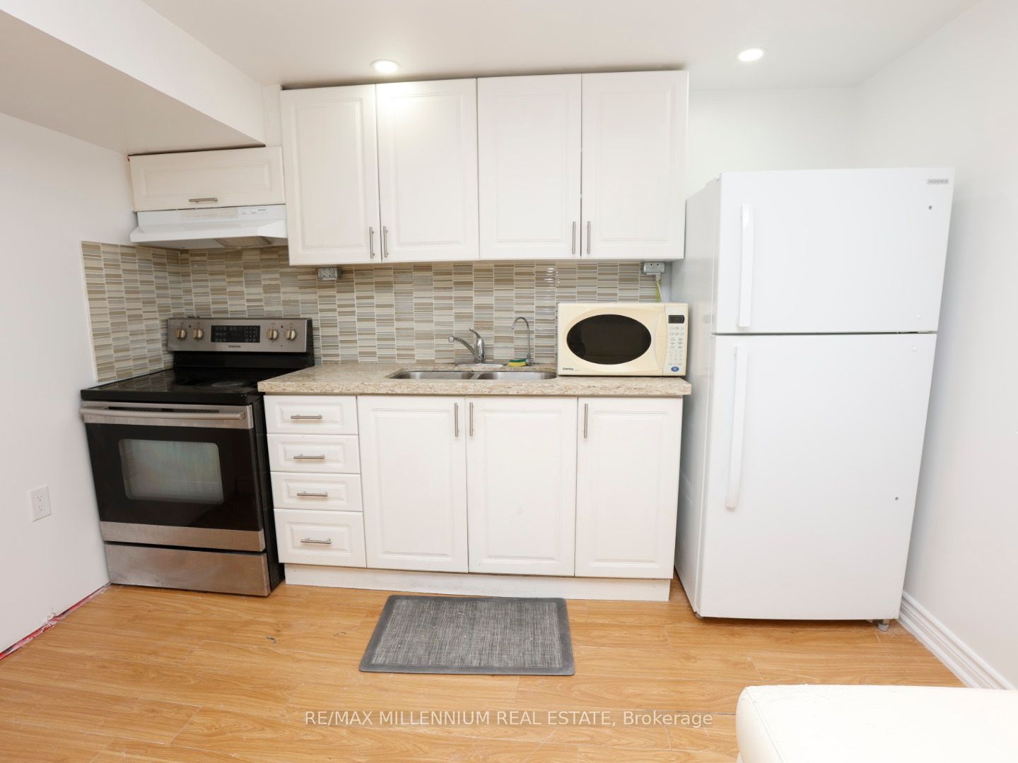 Lower-6482 Chaumont Crescent, Mississauga, ON, L5N 2M8