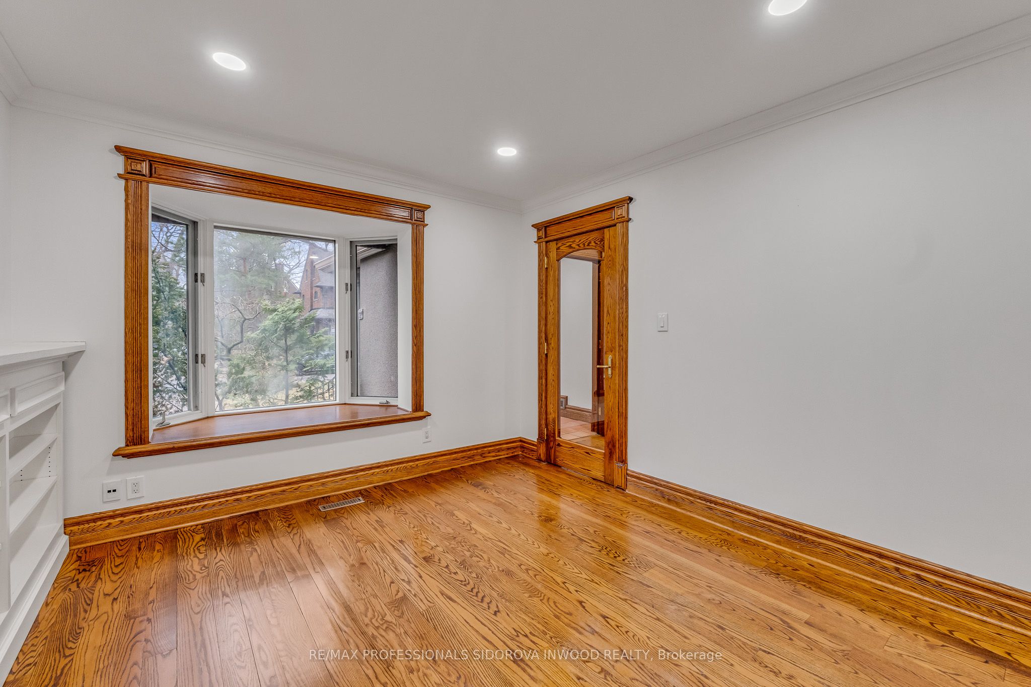 Additional image 4 of 4 Baby Point Terrace, Toronto, ON, M6S 4S4