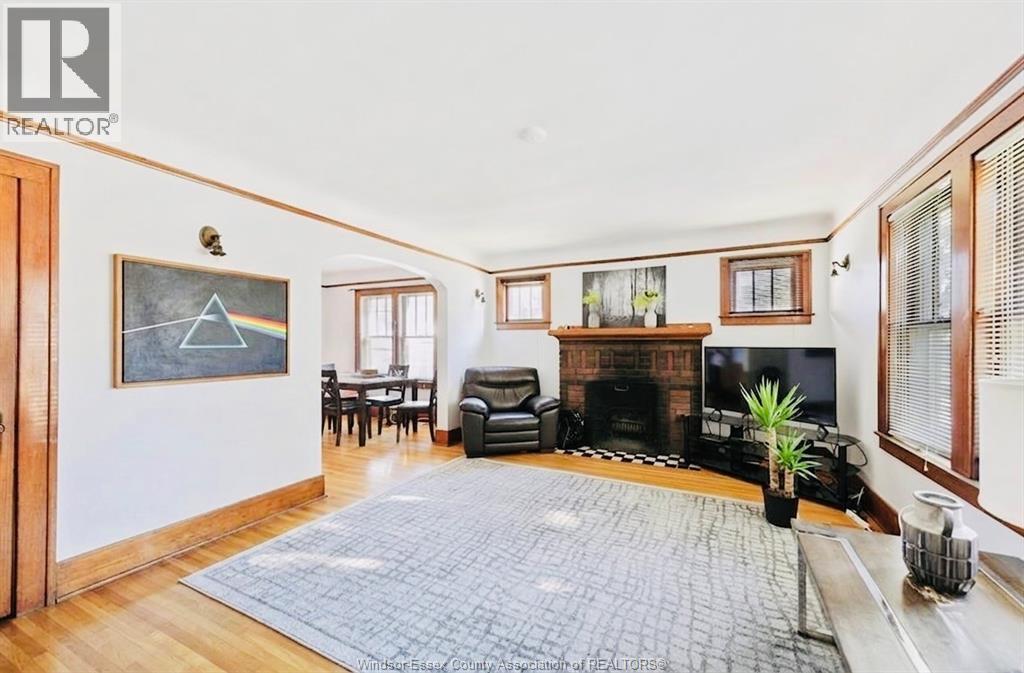 1596 Victoria , Windsor, ON, N8X1P5 photo 5