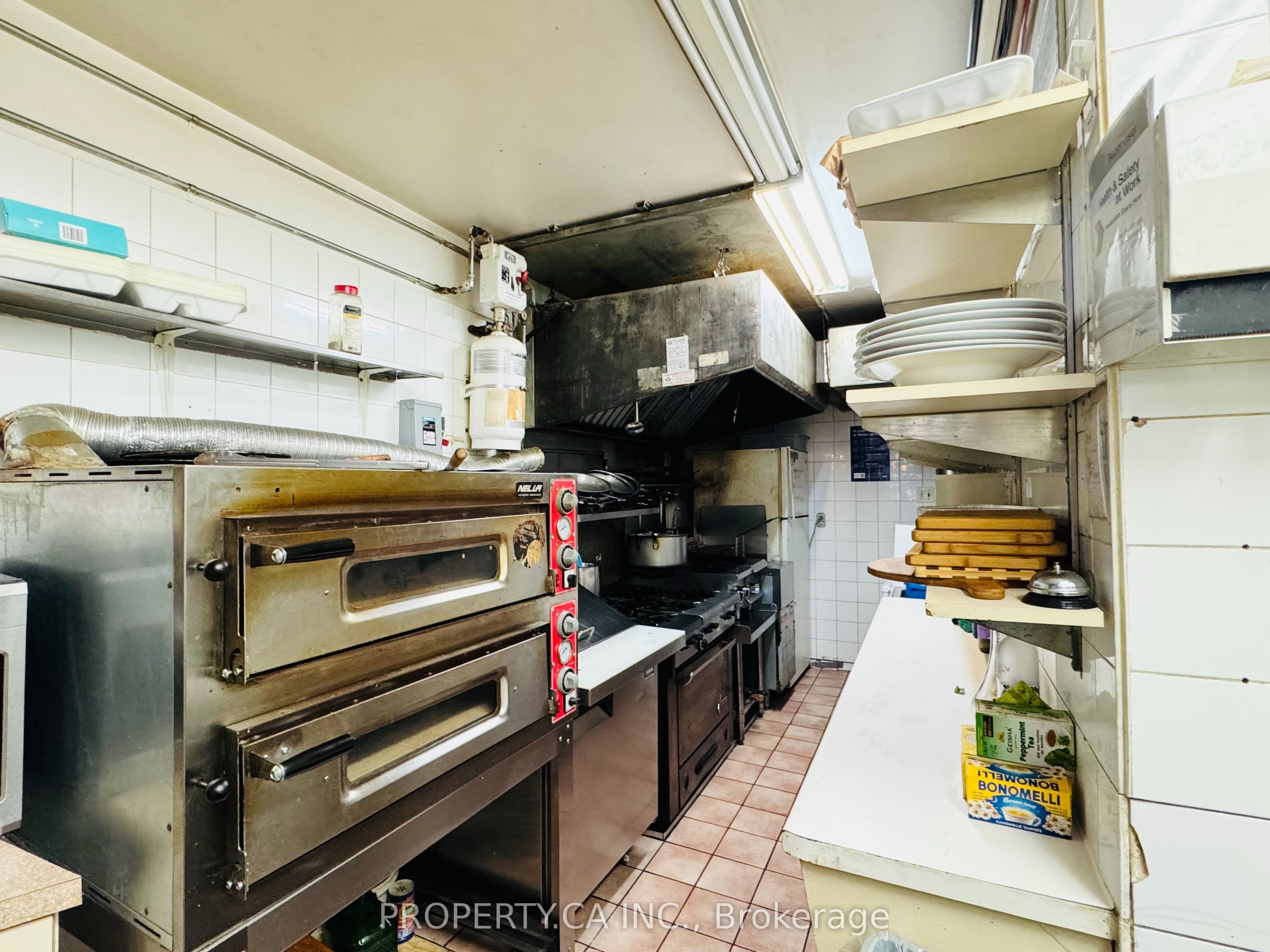 Additional image 3 of 2372 Bloor Street W, Toronto, ON, M6S 1P5