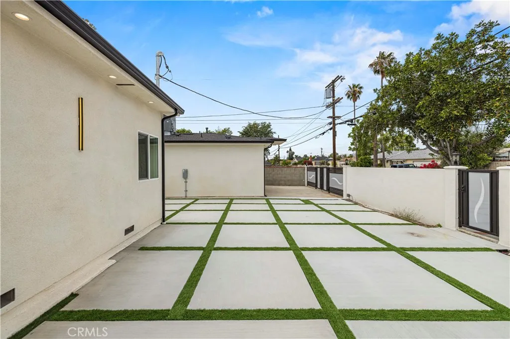 8149 Saint Clair Ave, North Hollywood, CA 91605