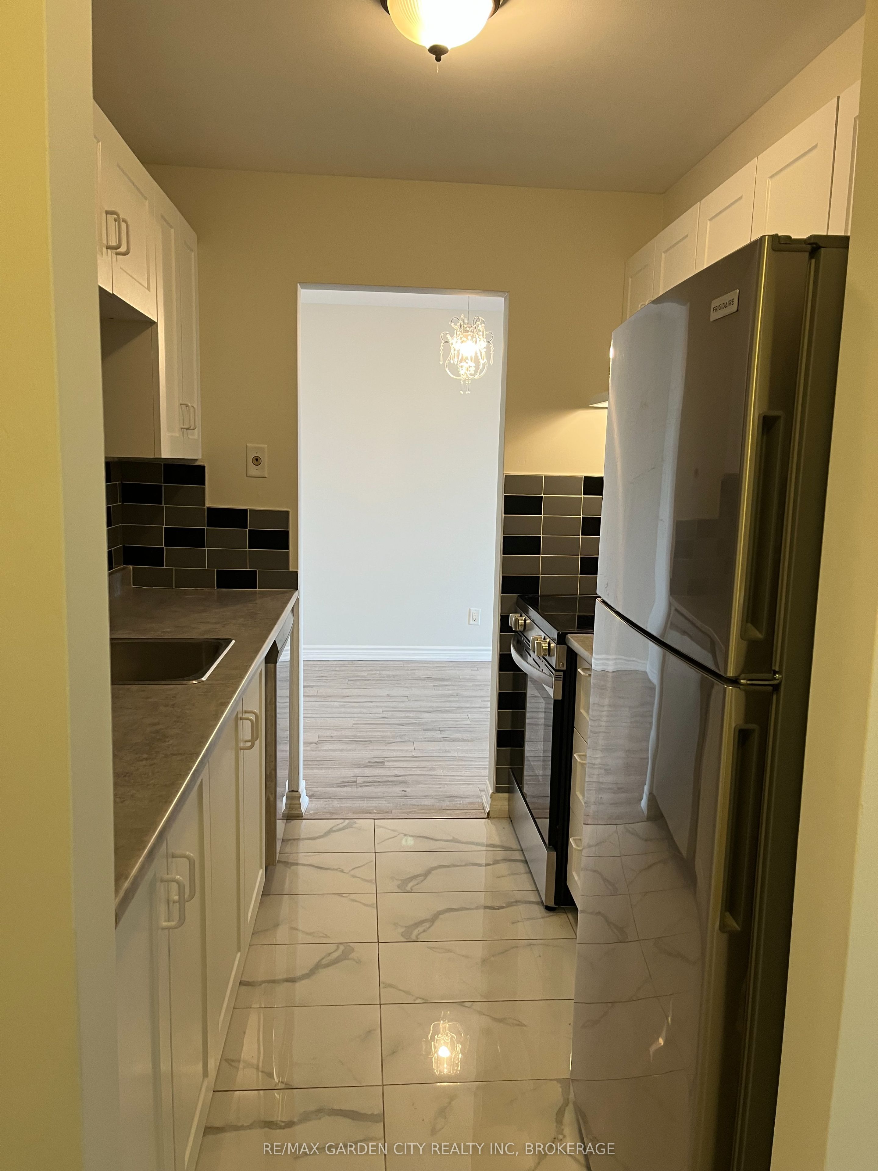 Additional image 3 of 302-4692 Crysler Avenue, Niagara Falls, ON, L2E 3V8