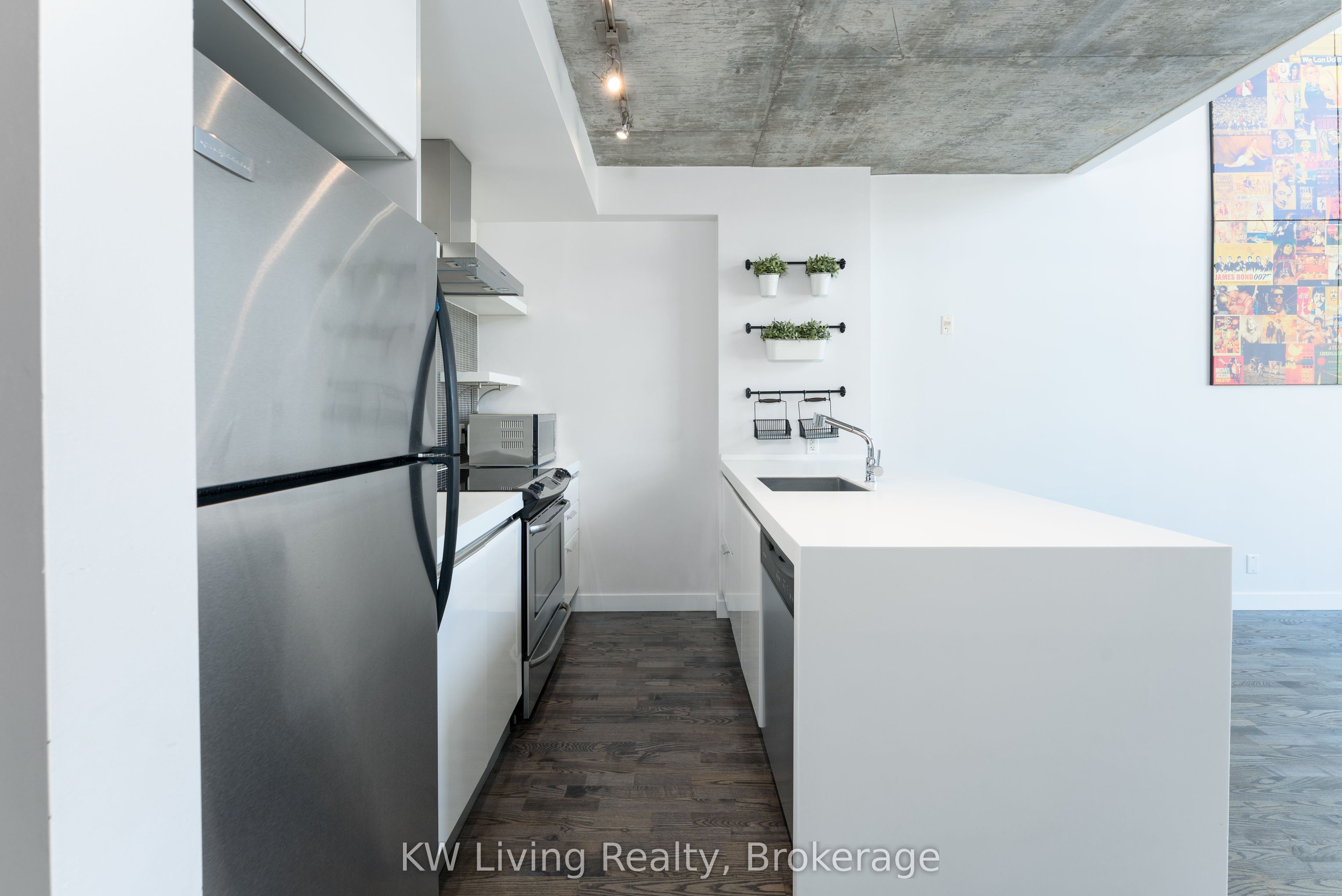 Additional image 2 of 901-75 Portland Street, Toronto, ON, M5V 2M9