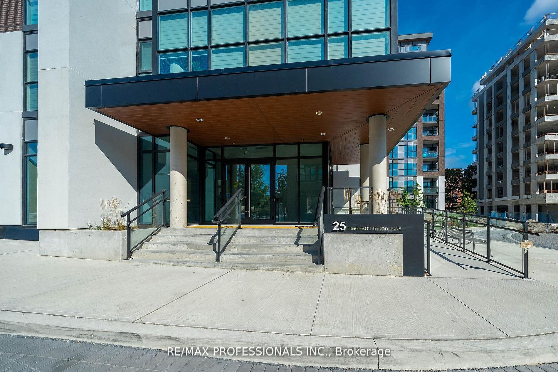 Additional image 2 of 901-25 Neighbourhood Lane, Toronto, ON, M9Y 0C4