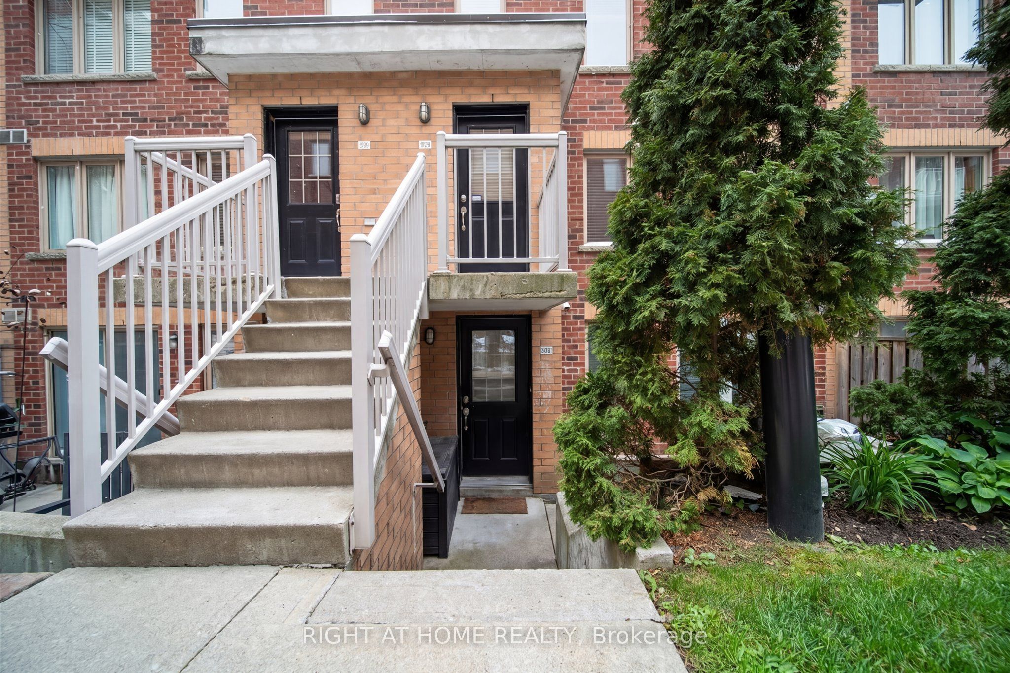 Additional image 3 of 112-1 Ruttan Street, Toronto, ON, M6P 0A1