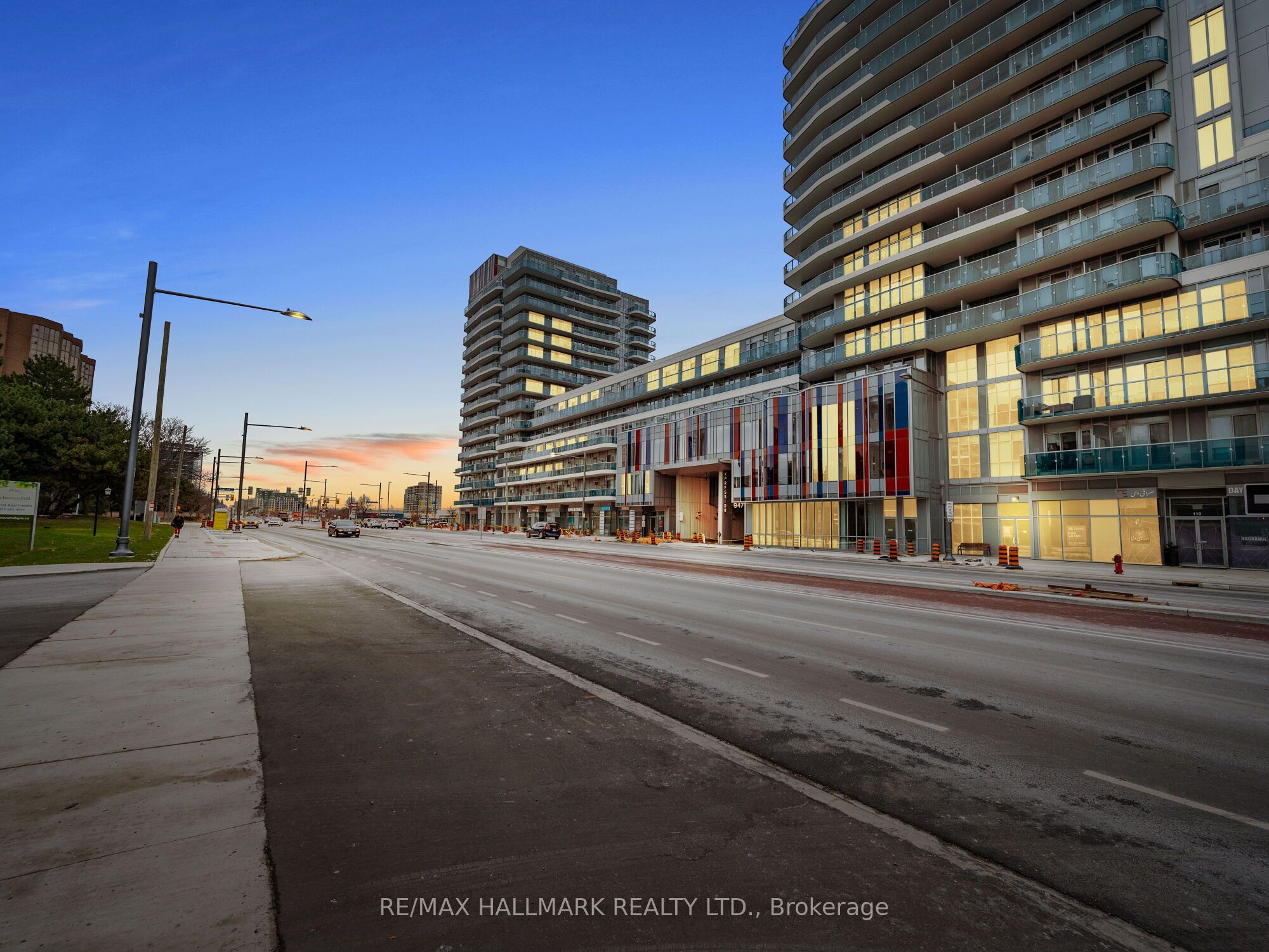 Additional image 2 of Ph01-9471 Yonge Street, Richmond Hill, ON, L4C 0Z5