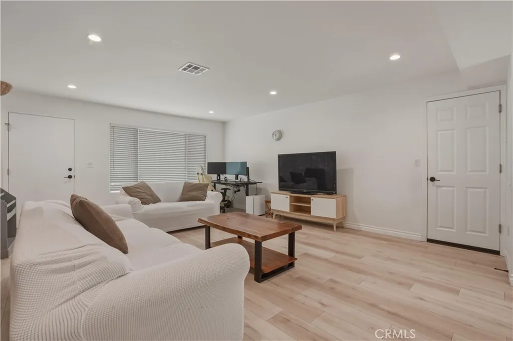 Additional image 6 of 8839 Cedros Avenue Unit 3, Panorama City, CA 91402