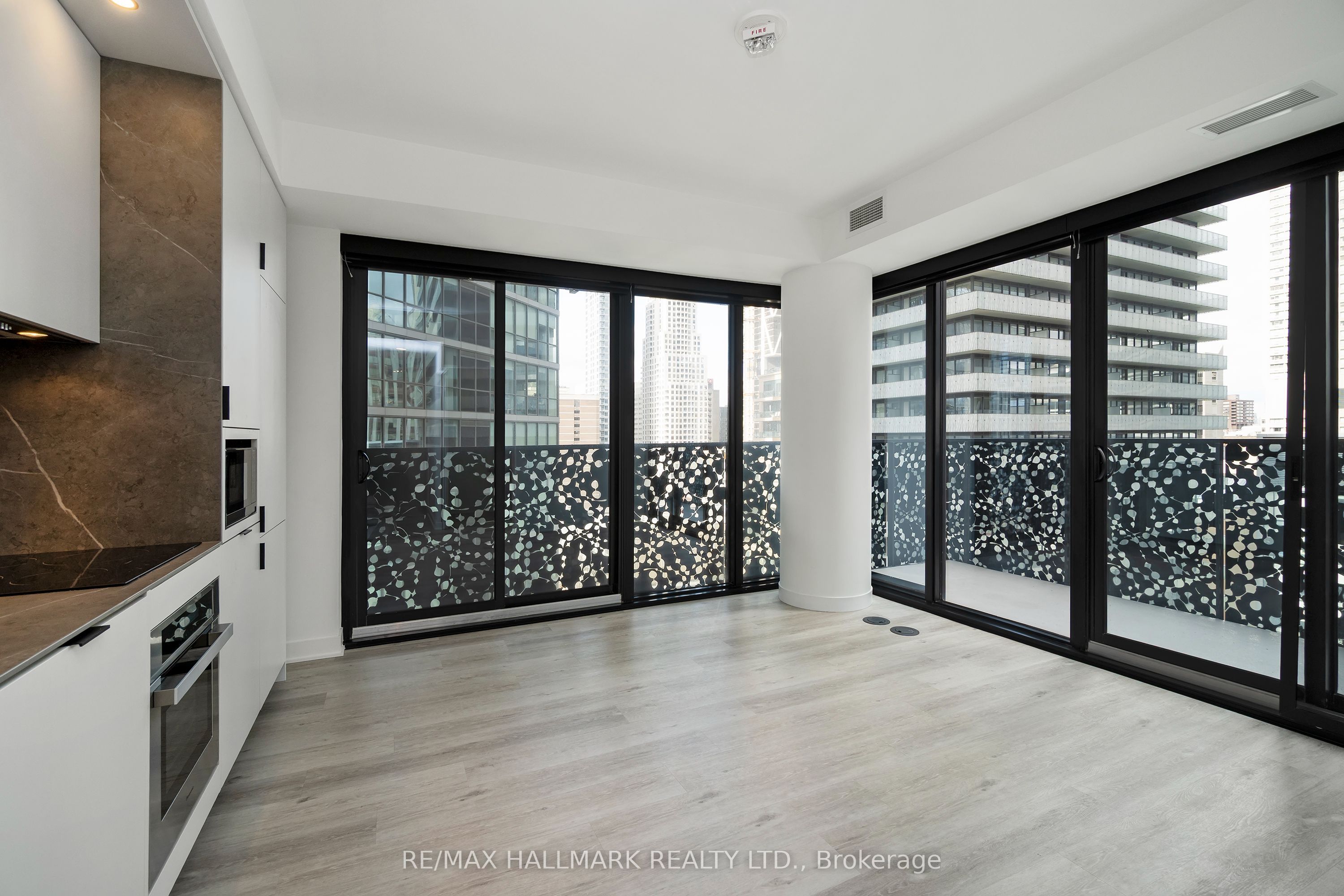 Additional image 4 of 1310-55 Charles Street E, Toronto, ON, M4Y 1S9