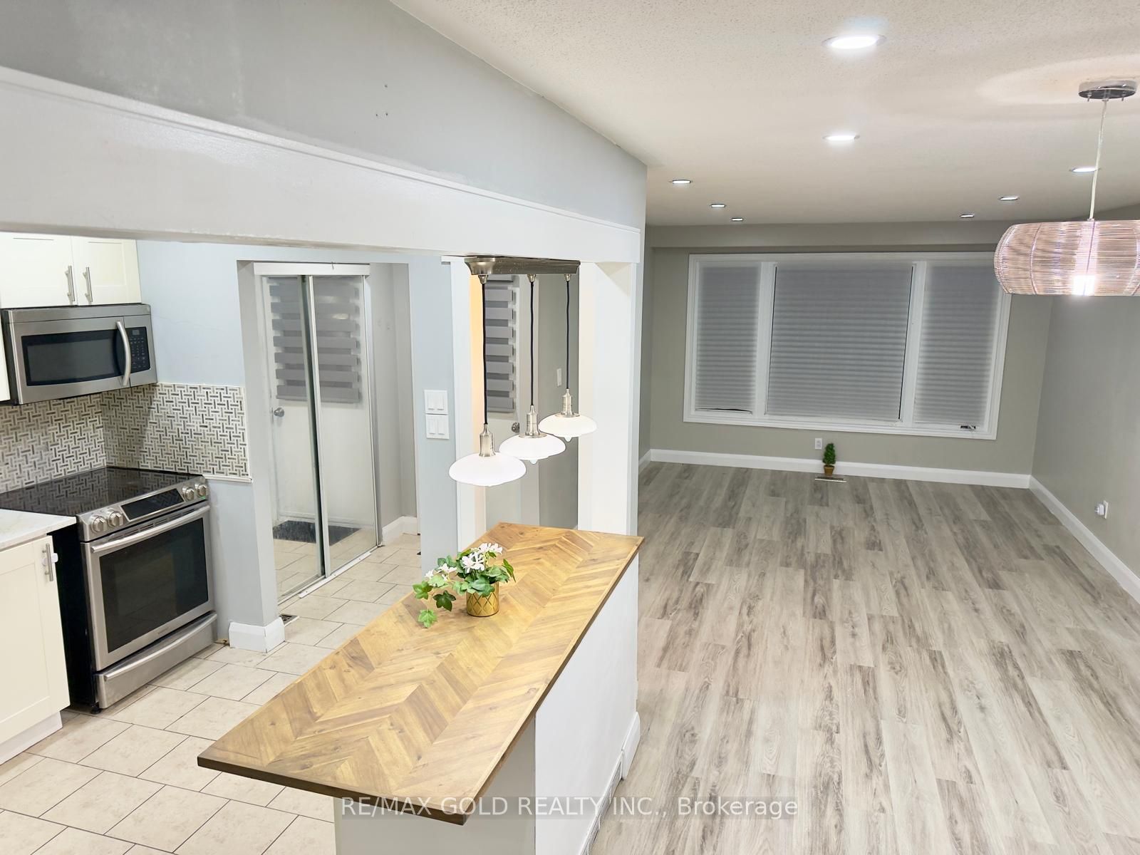 Additional image 5 of 156 Mooregate Crescent, Kitchener, ON, N2M 2G1