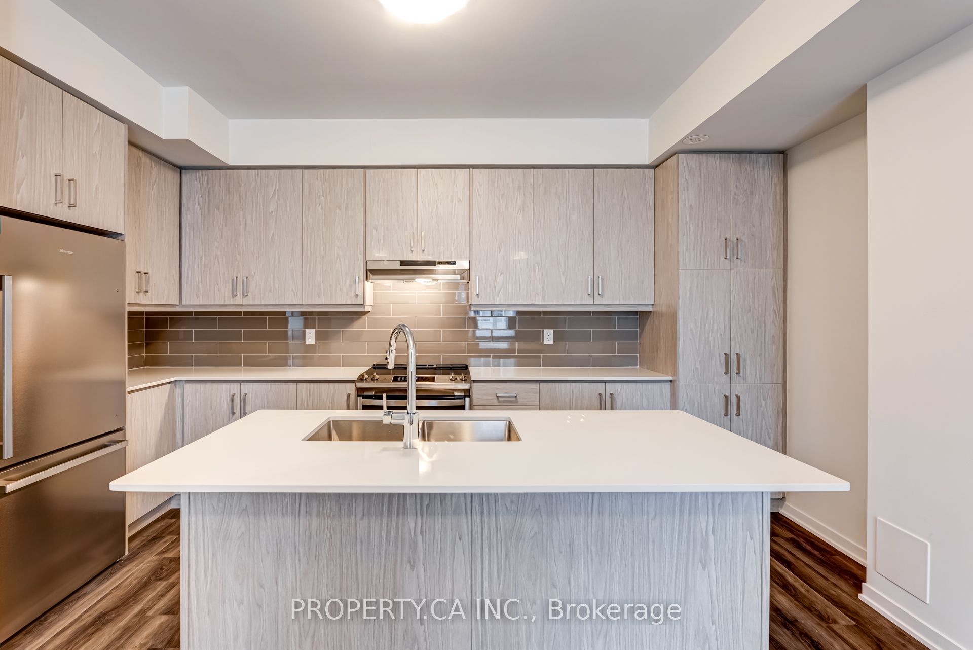 TH377-80 Honeycrisp Crescent, Vaughan, ON, L4K 5Z8