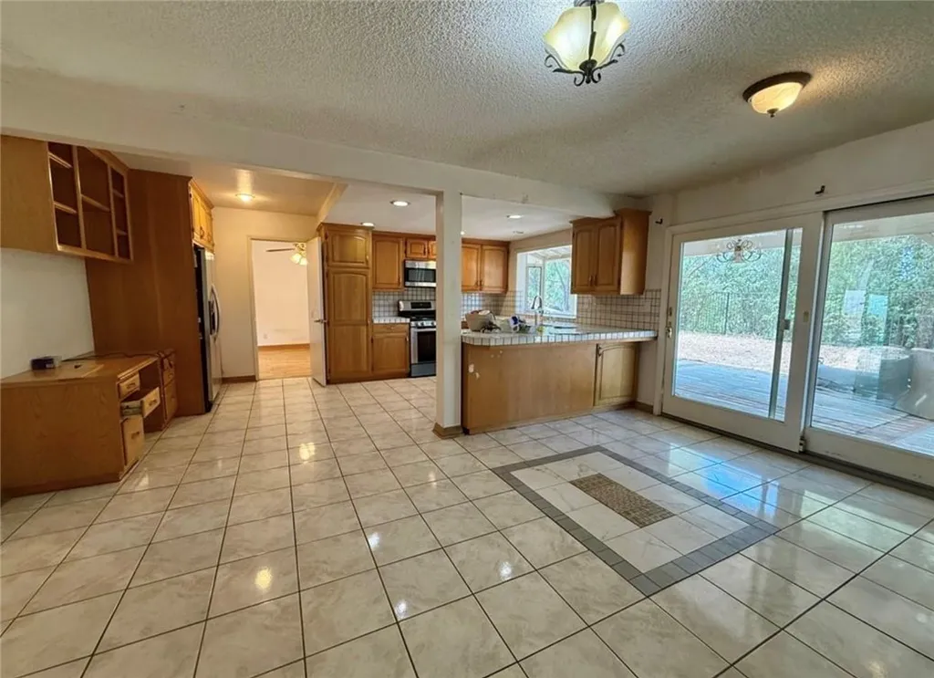 Additional image 3 of 6618 Smoke Tree Avenue, Oak Park, CA 91377
