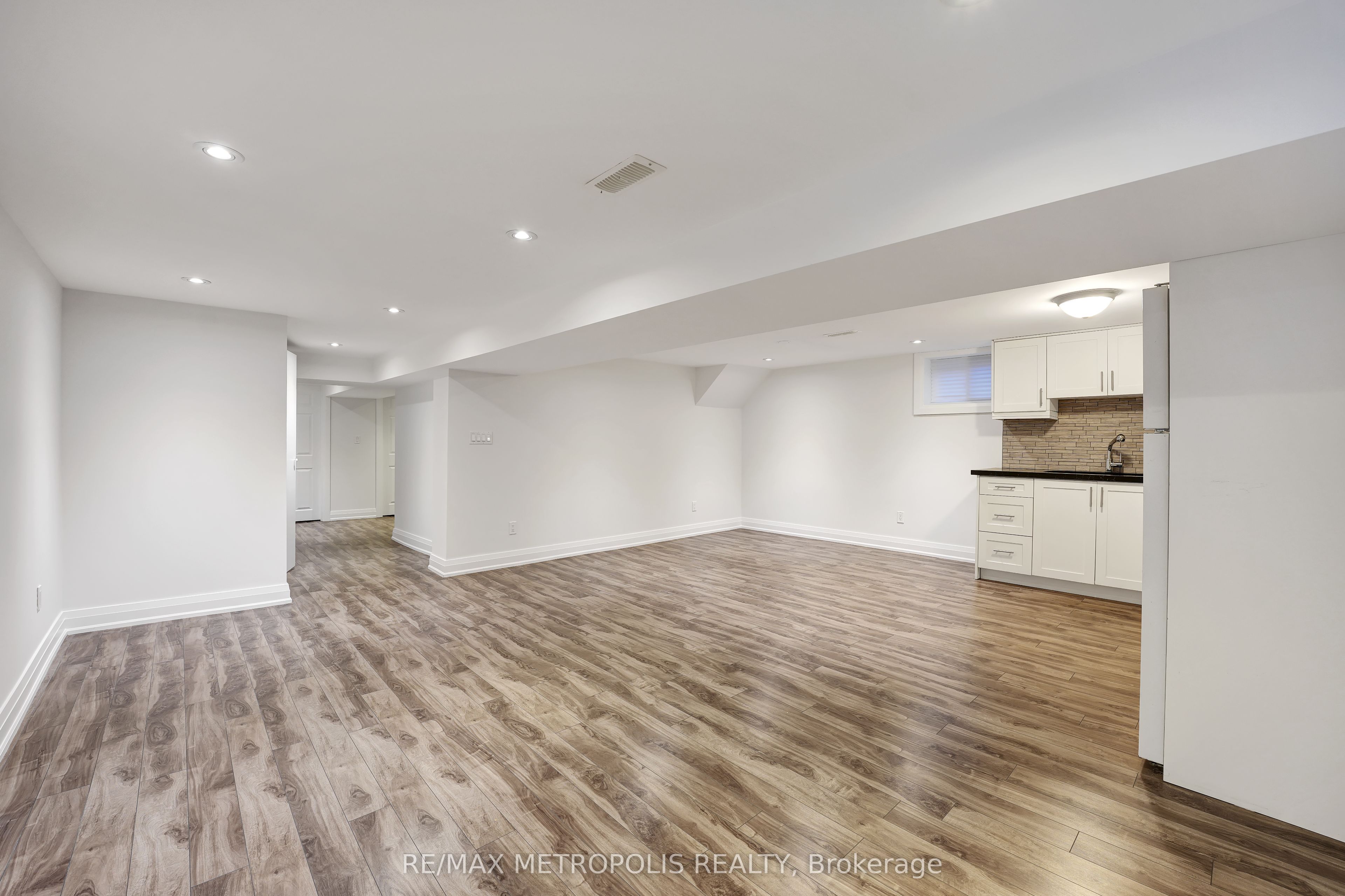 Additional image 6 of Basement-268 Penn Avenue, Newmarket, ON, L3Y 2S6