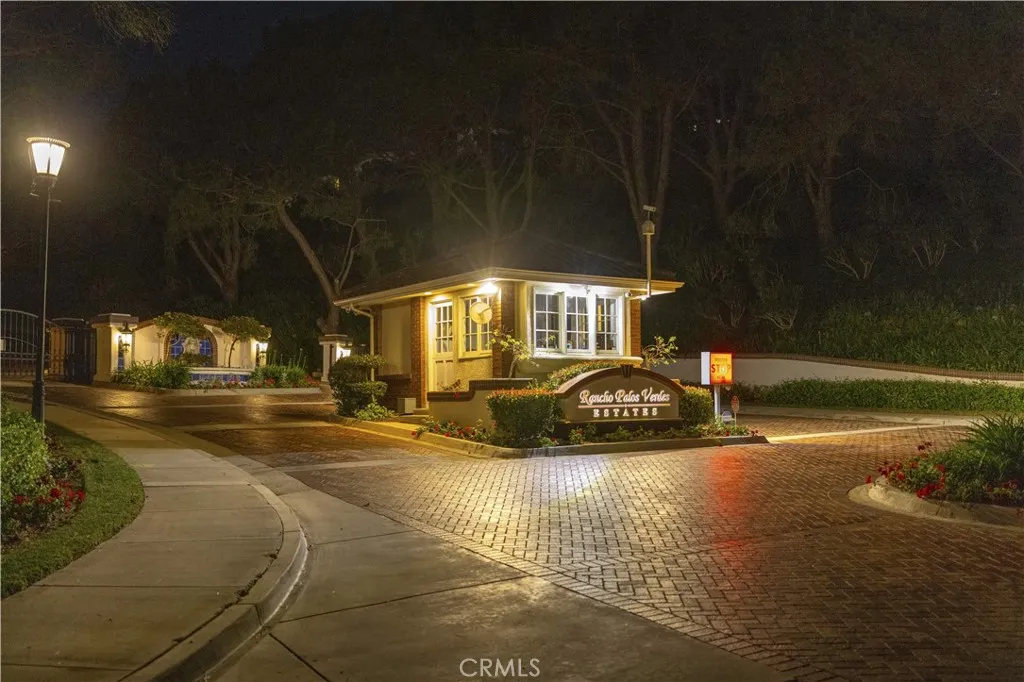 10 Avenue De Azalea, Rancho Palos Verdes, CA 90275