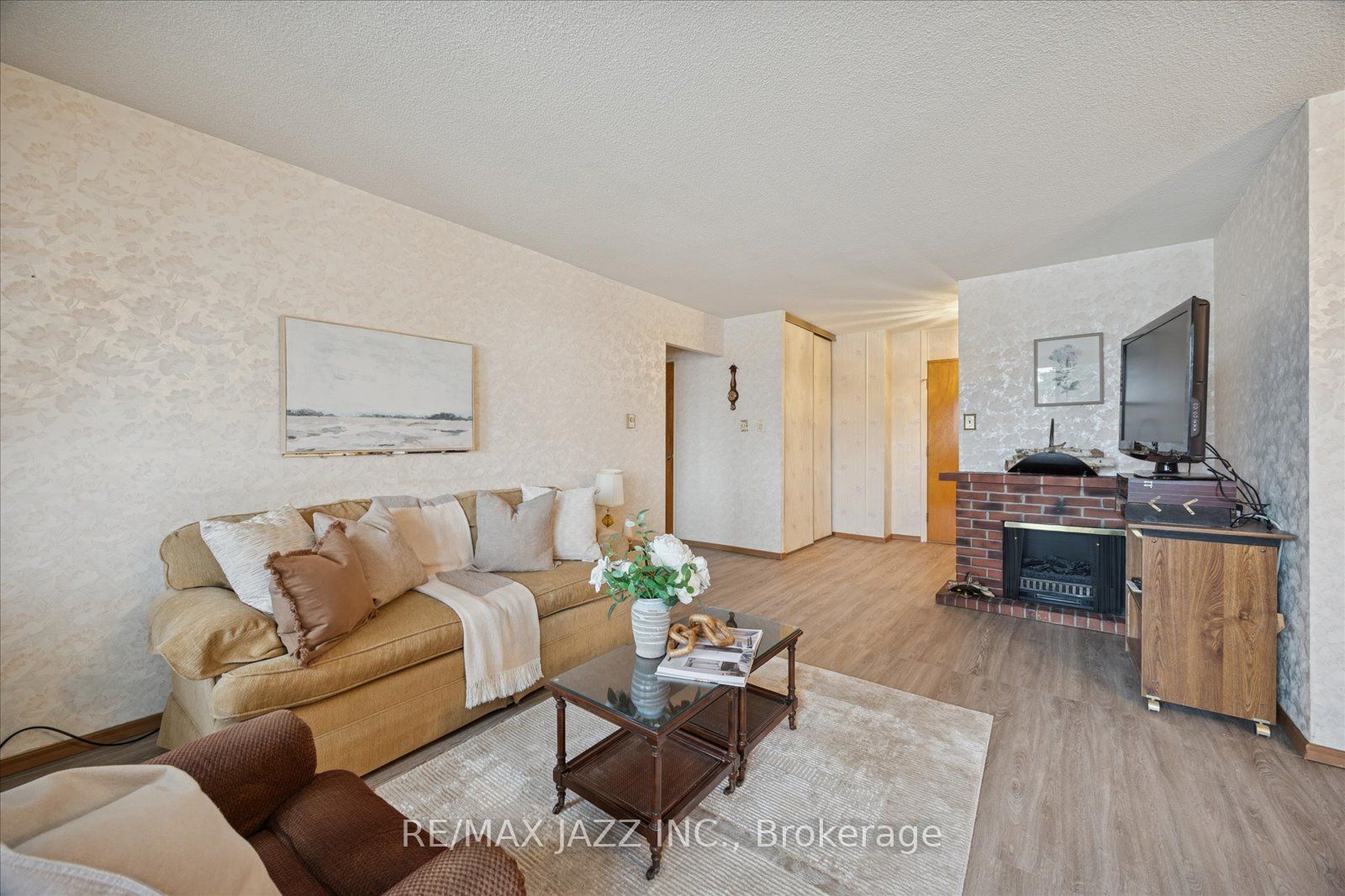 Additional image 6 of 102-120 Elgin Street W, Oshawa, ON, L1G 1S7