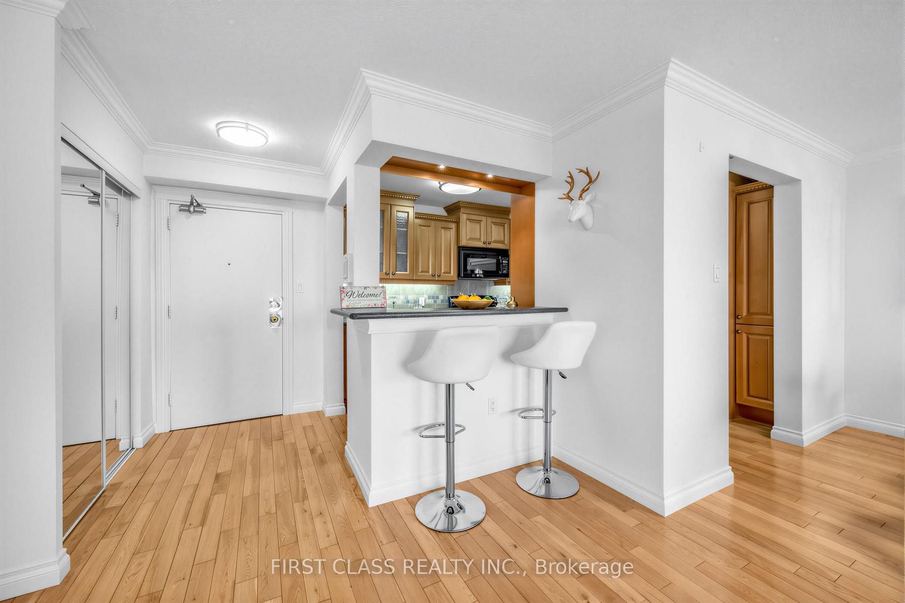 Additional image 3 of 1007-362 The East Mall Road, Toronto, ON, M9B 6C4