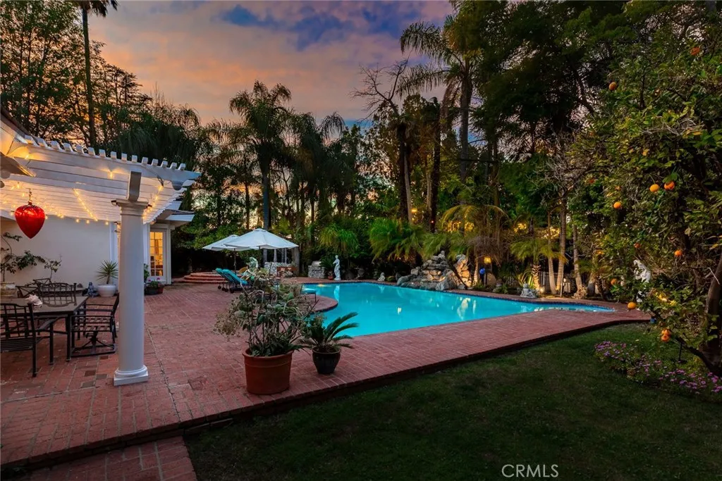 Additional image 130 of 22723 Erwin St, Woodland Hills, CA 91367