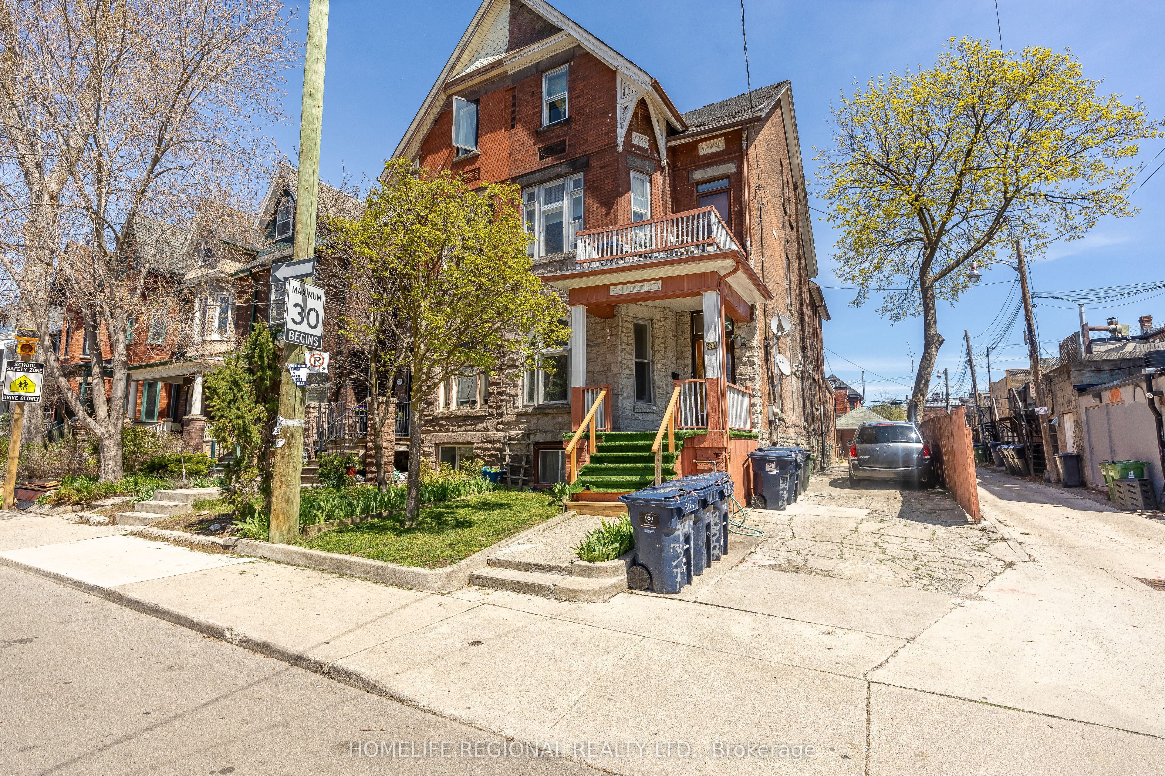 237 Roxton Road, Toronto, ON, M6G 3R1