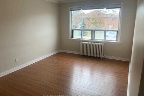 Additional image 5 of 1-243A Lakeshore Road E, Mississauga, ON, L5H 1G5